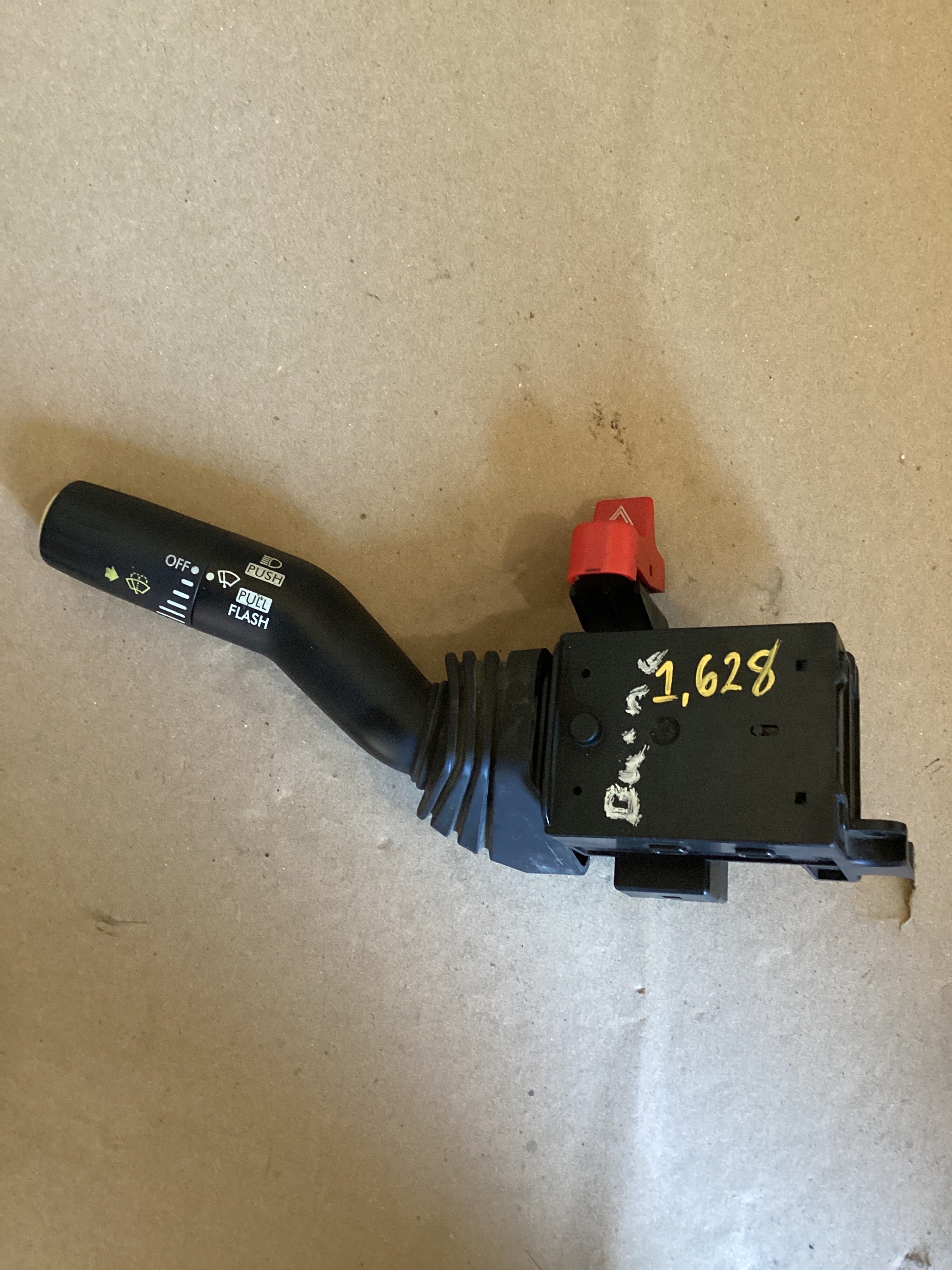 USED | TURN SIGAN AND WIPER SWITCH FREIGHTLINER | SKU1,628