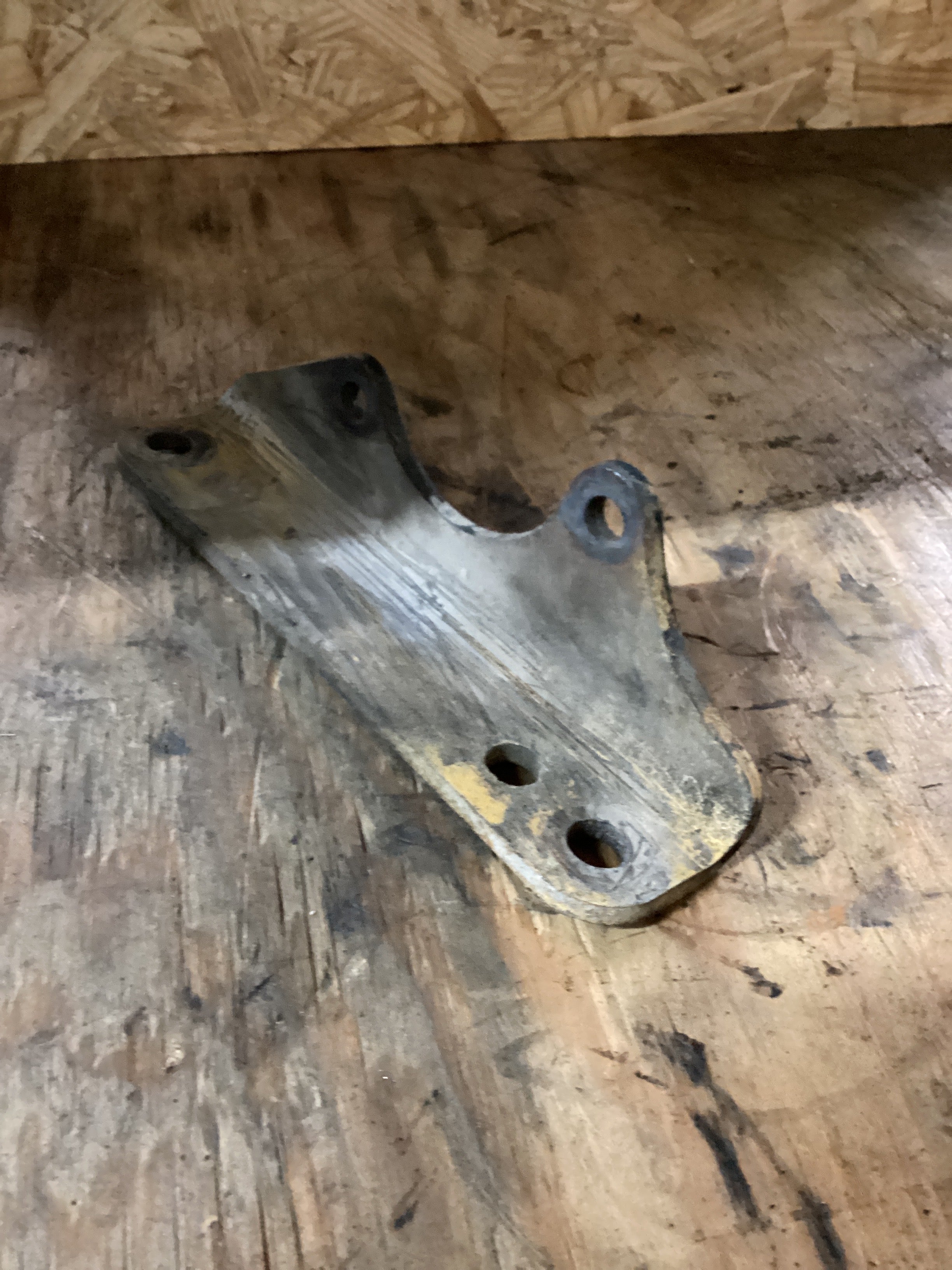 USED | ENGINE AIR COMPRESSOR BRACKET CAT C13 | SKU1,333