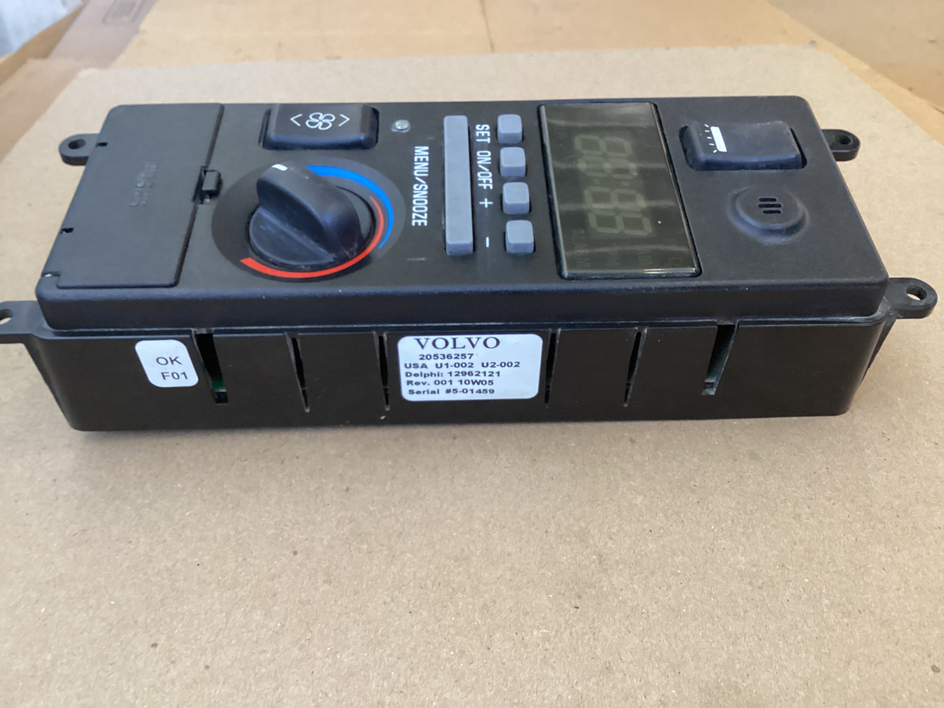 USED | A/C REAR SLEEPER CLIMATE TEMPERATURE  CONTROL UNIT VOLVO | SKU1,527