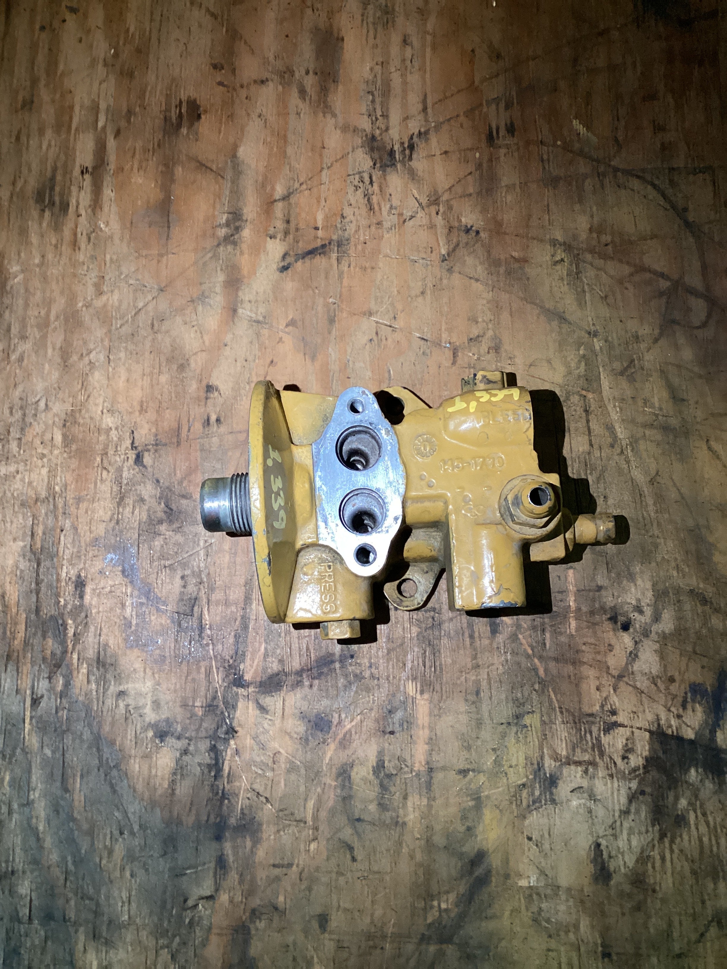 USED | ENGINE FUEL FILTER BASE CAT | SKU1,339
