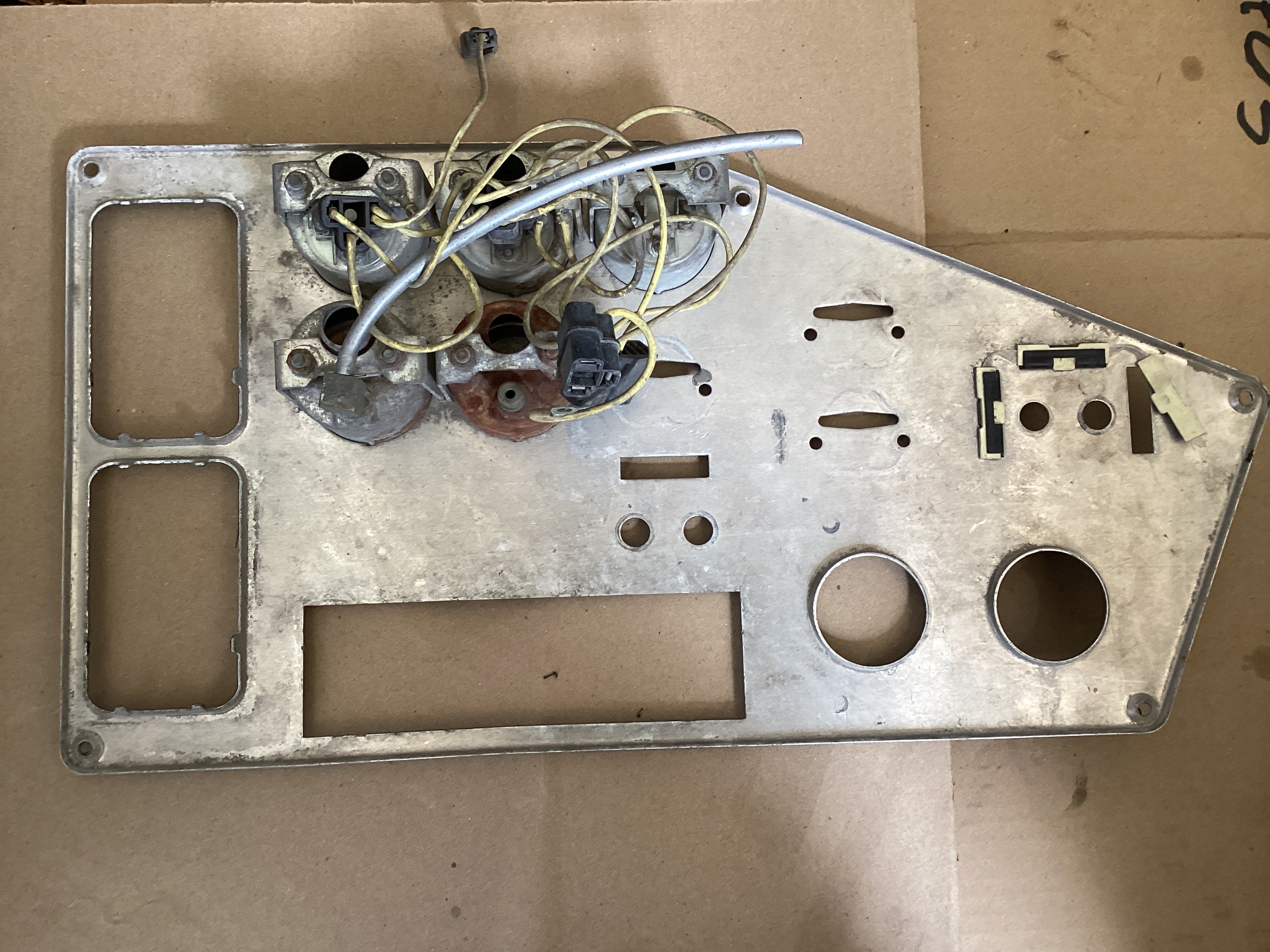 USED | DASHBOARD PANEL GAUGE FREIGHTLINER | SKU1,617