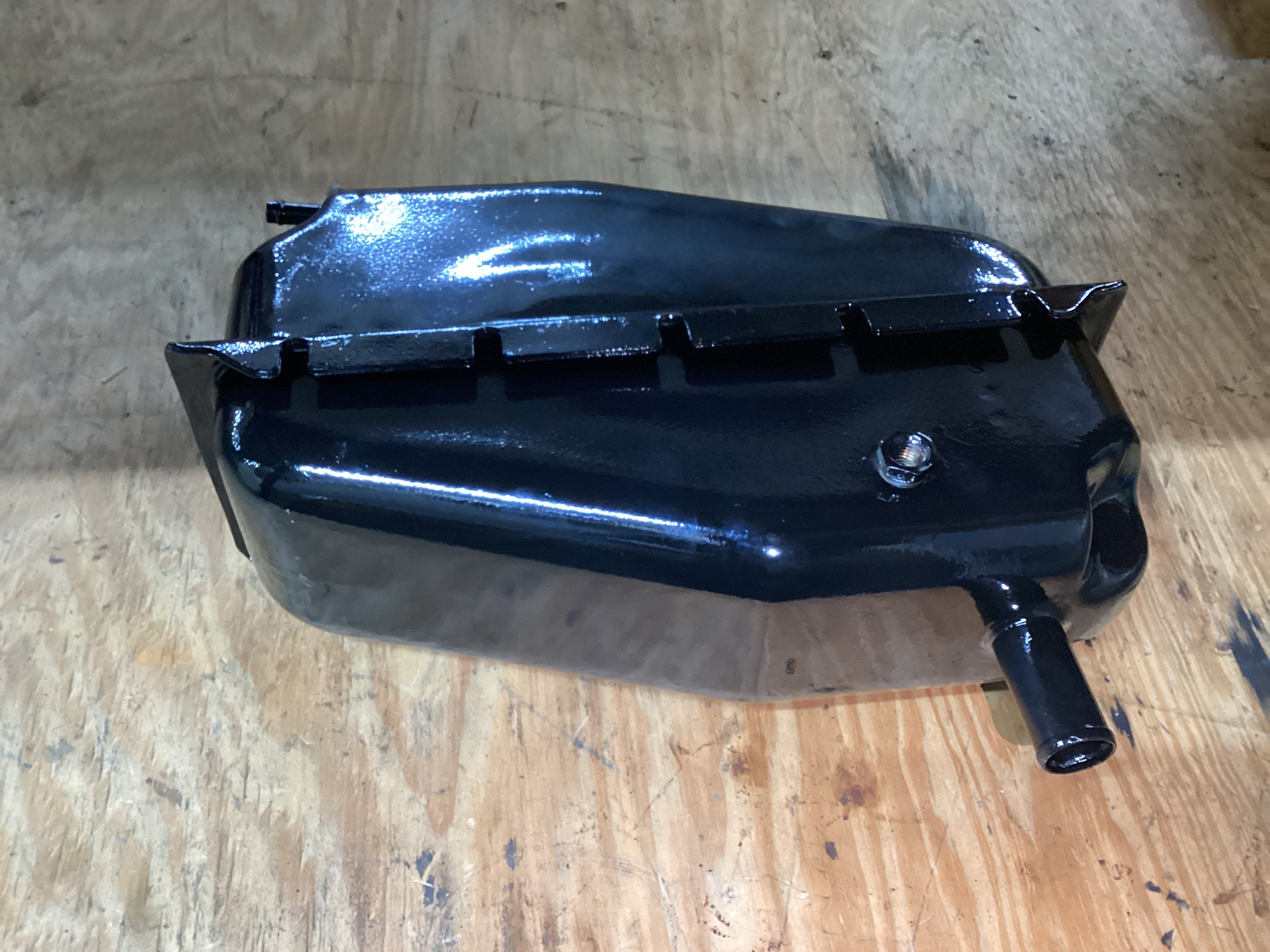 NEW | COOLANT RESERVOIR TANT INTERNATIONAL 4700/4900 & FREIGHTLINER M2 | SKU1,406