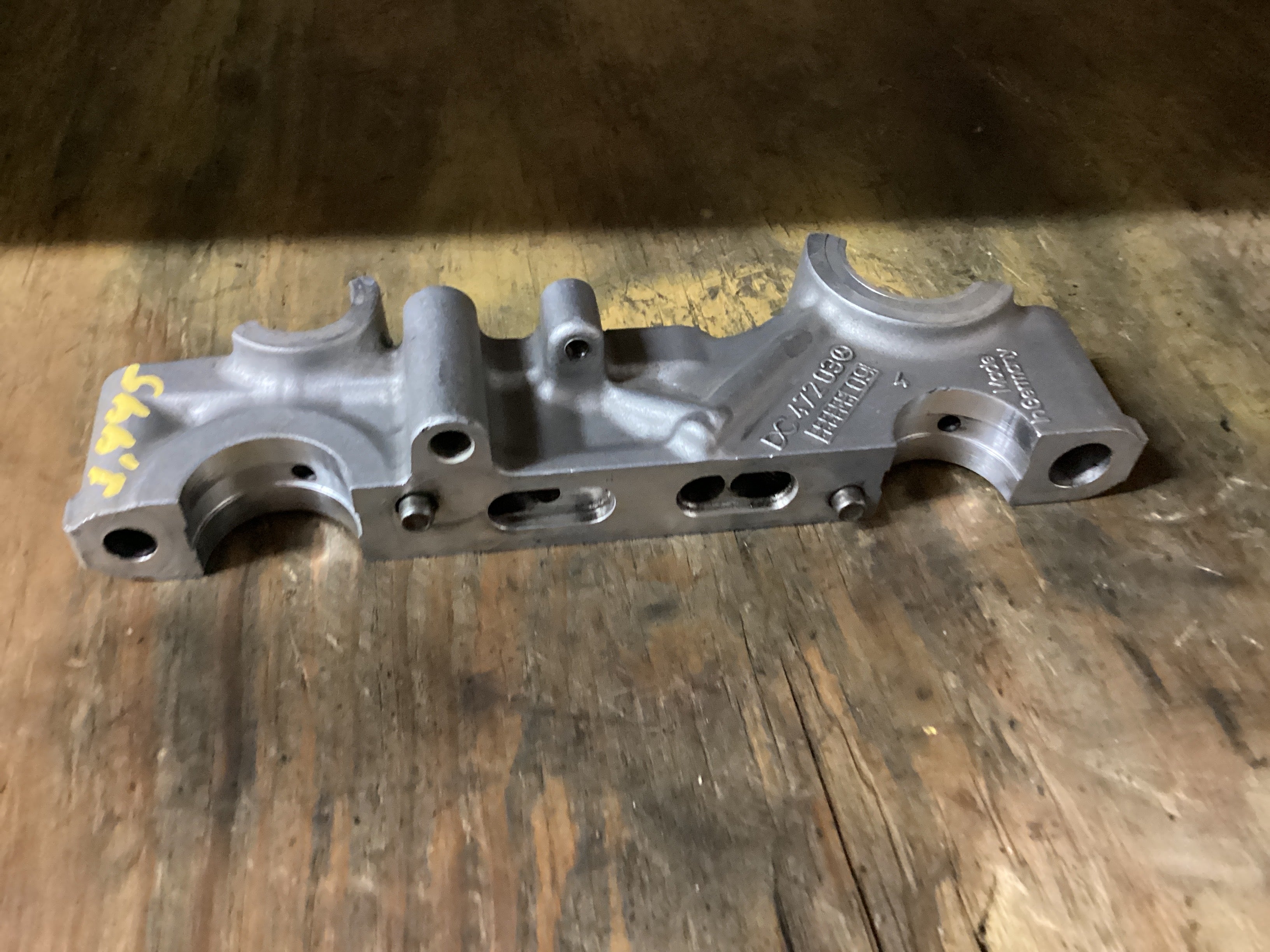 USED | ENGINE CAMSHAFT HOUSING BRACKET FRONT DETROIT DD15 | SKU1,445