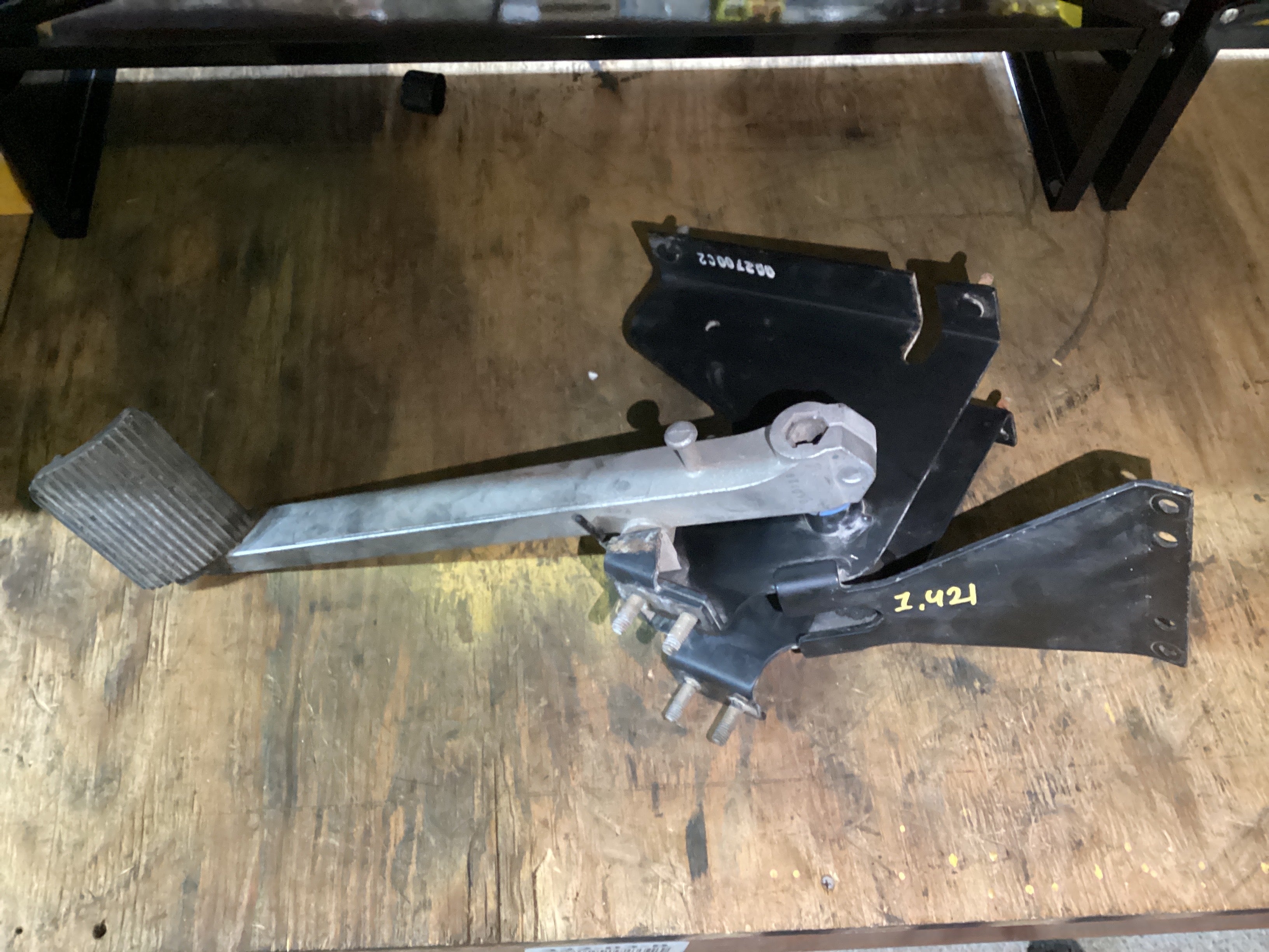 USED | CLUTCH PEDAL ASSEMBLY INTERNATIONAL NAVISTAR | SKU1,421