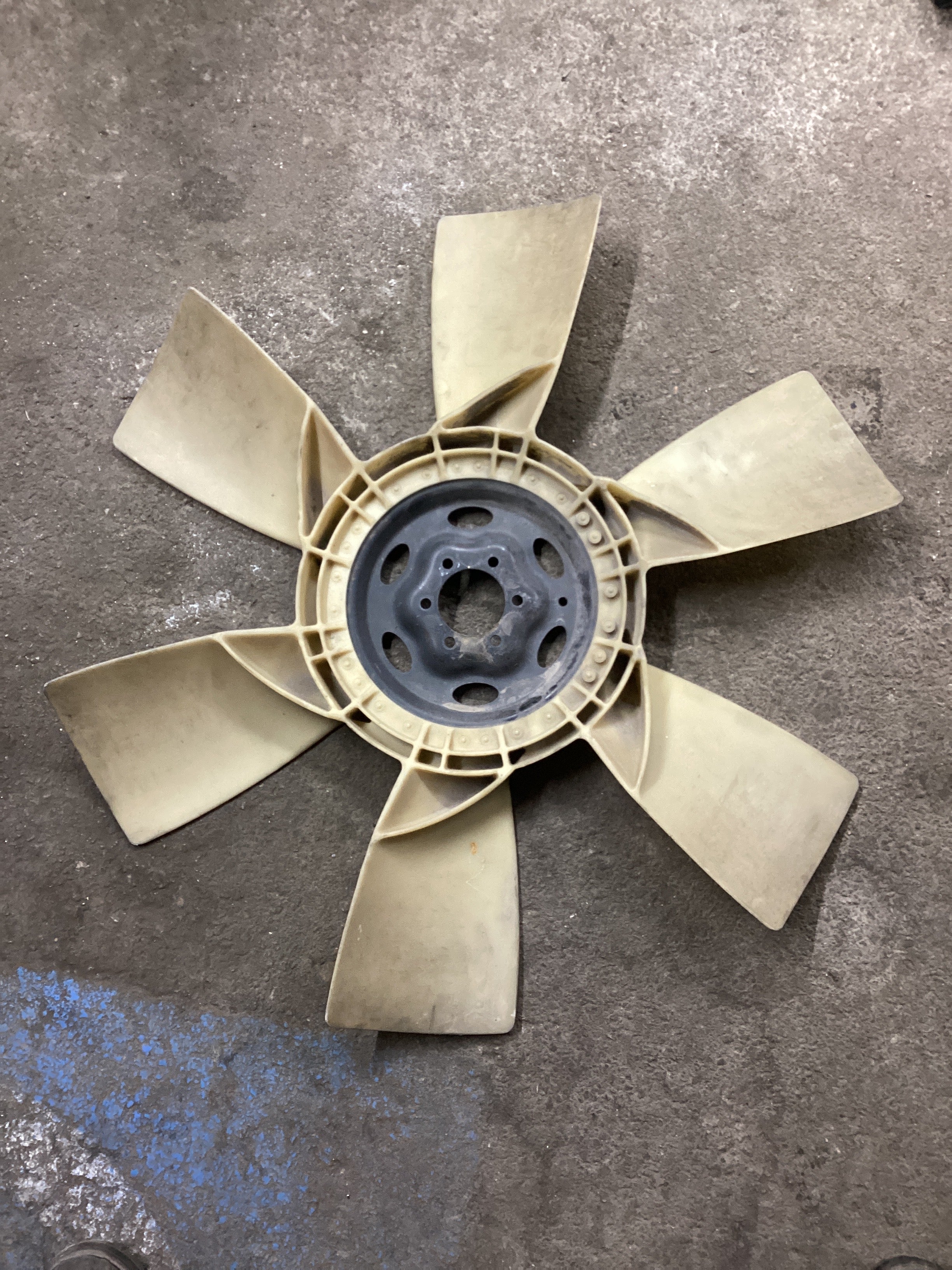 USED | ENGINE FAN BLADE CASCADIA | SKU1,259
