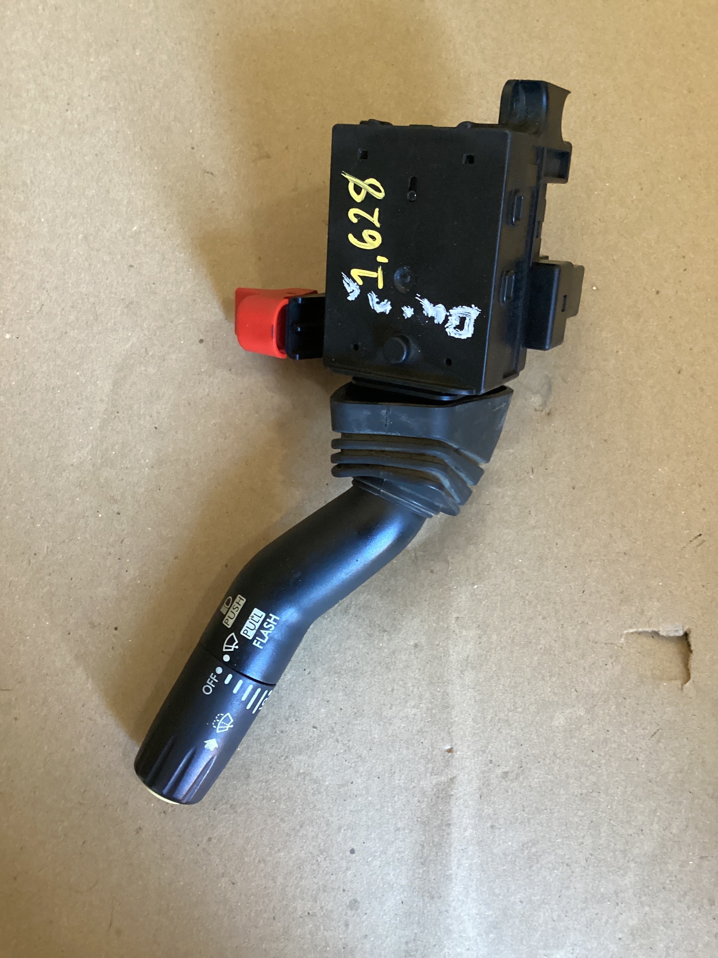 USED | TURN SIGAN AND WIPER SWITCH FREIGHTLINER | SKU1,628