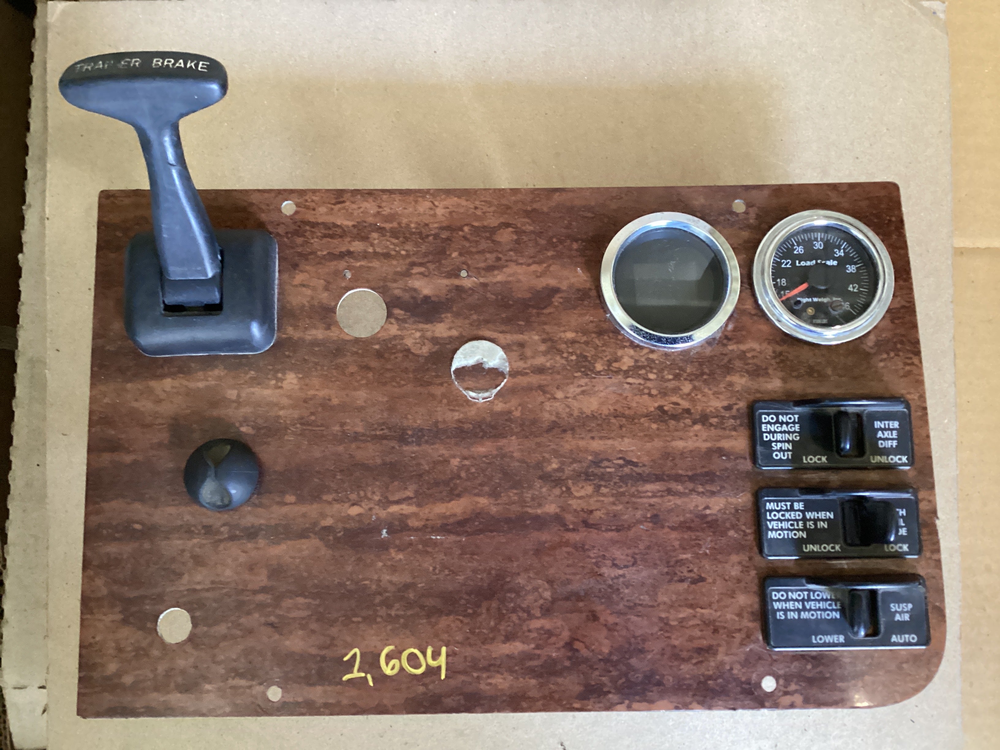 USED | DASHBOARD PANEL TRAILER BRAKE / GAUGE AND SWITCHES FREIGHTLINER CASCADIA | SKU1,604