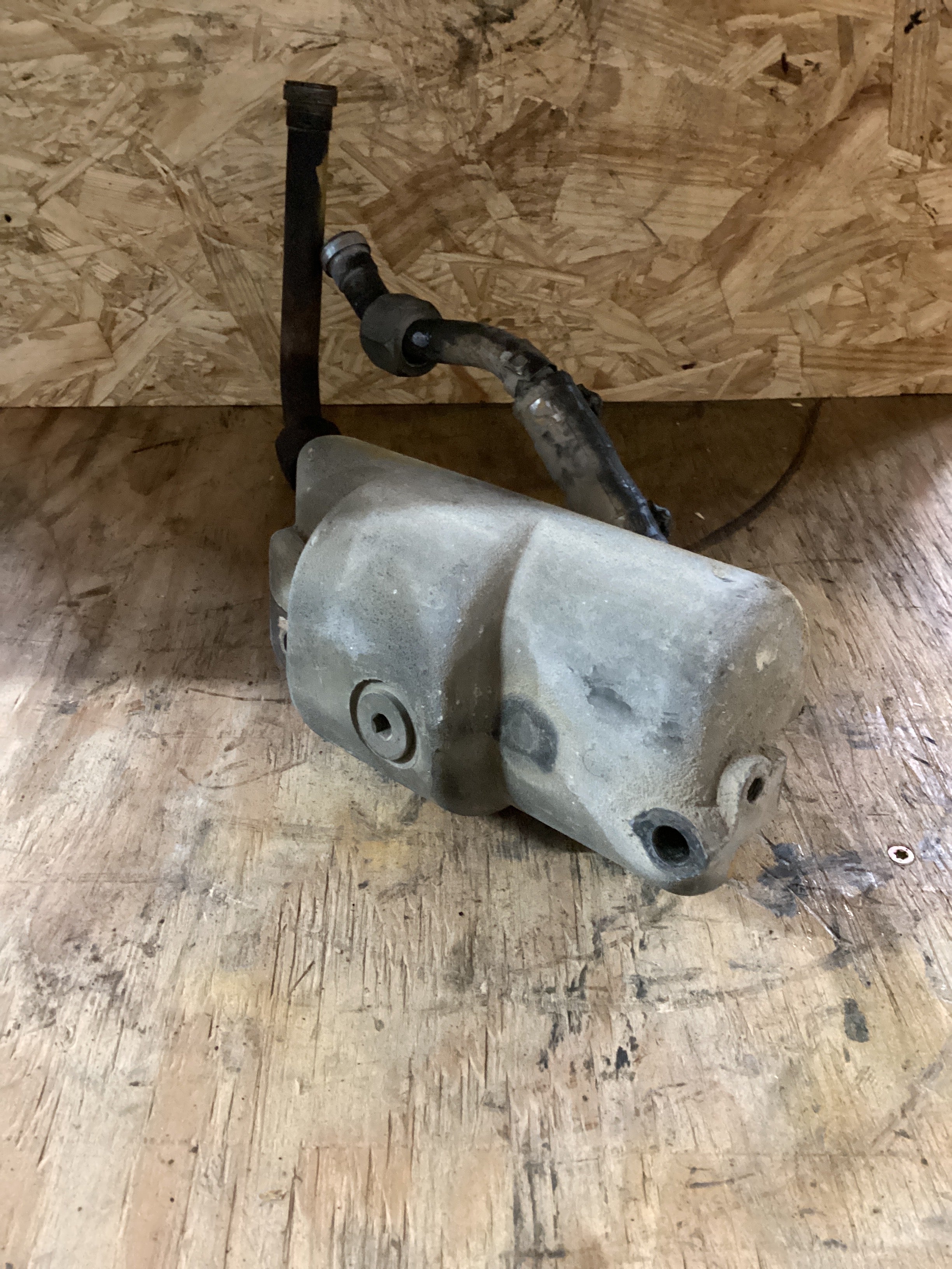 USED | ENGINE AIR VENT COMPONENT HOUSING CAT C13 | SKU1,322
