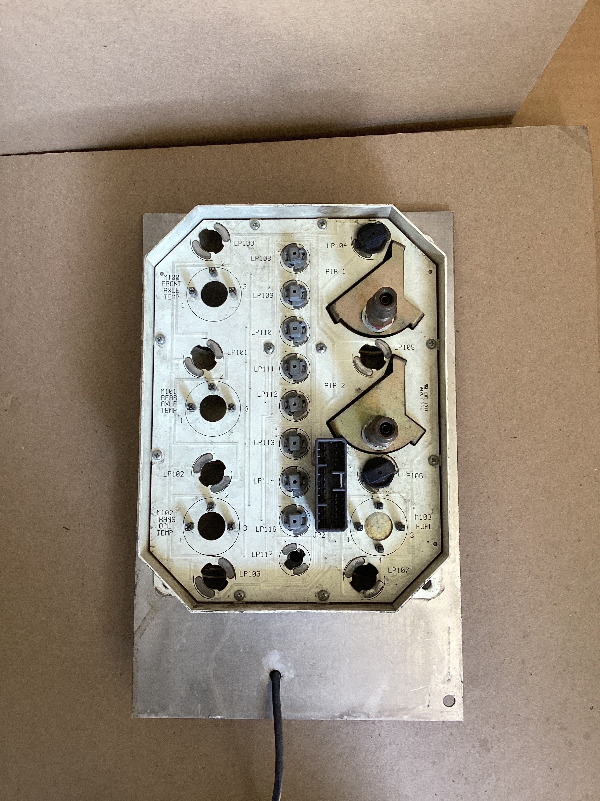 USED | DASHBOARD PANEL AIR PRESSURE PRIMARY , SECONDARY AND FUEL LEVEL GAUGE ASSEMBLY INTERNATIONAL | SKU1,597