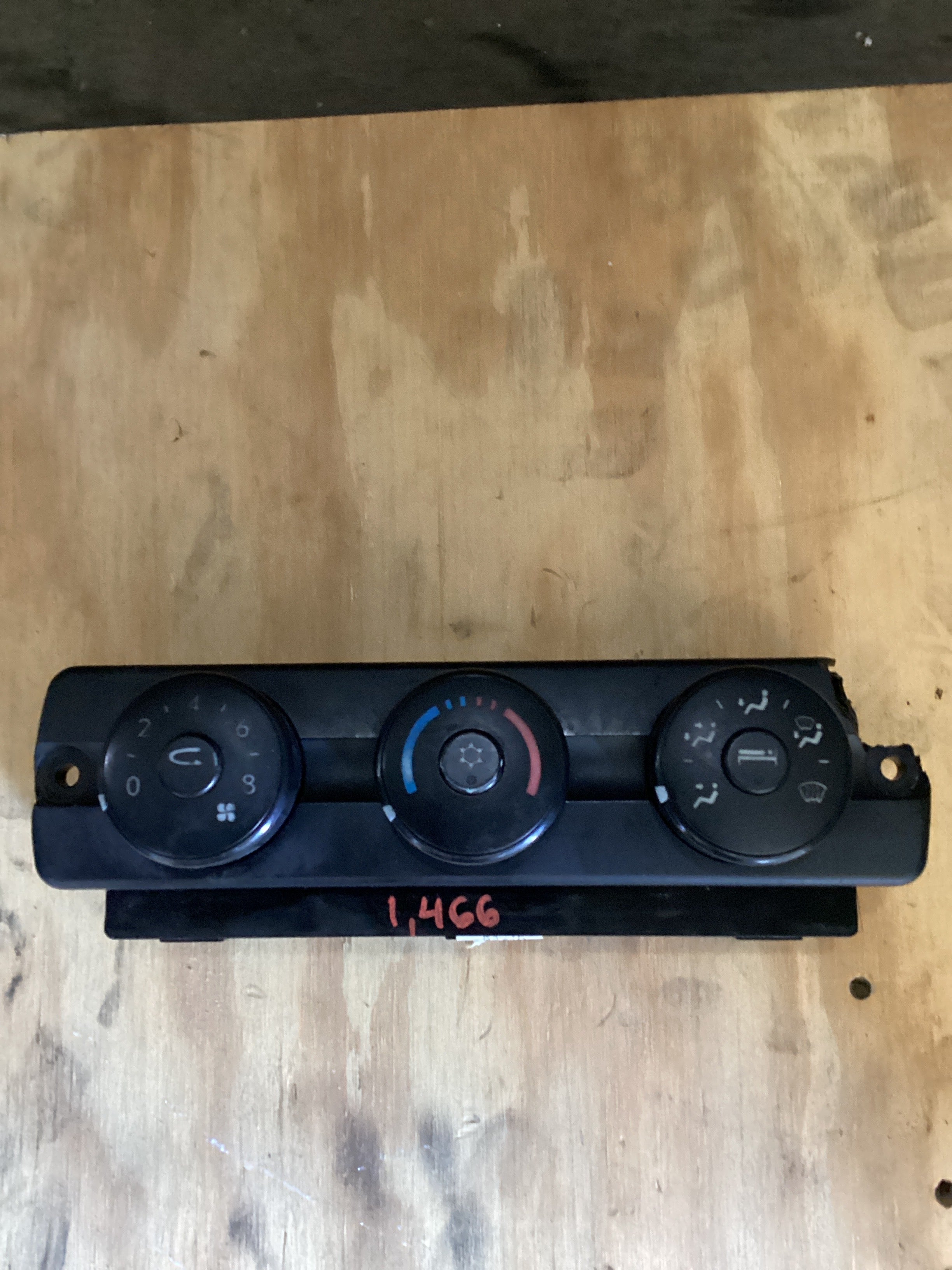 USED | A/C CONTROL UNIT FREIGHTLINER CASCADIA | SKU1,466