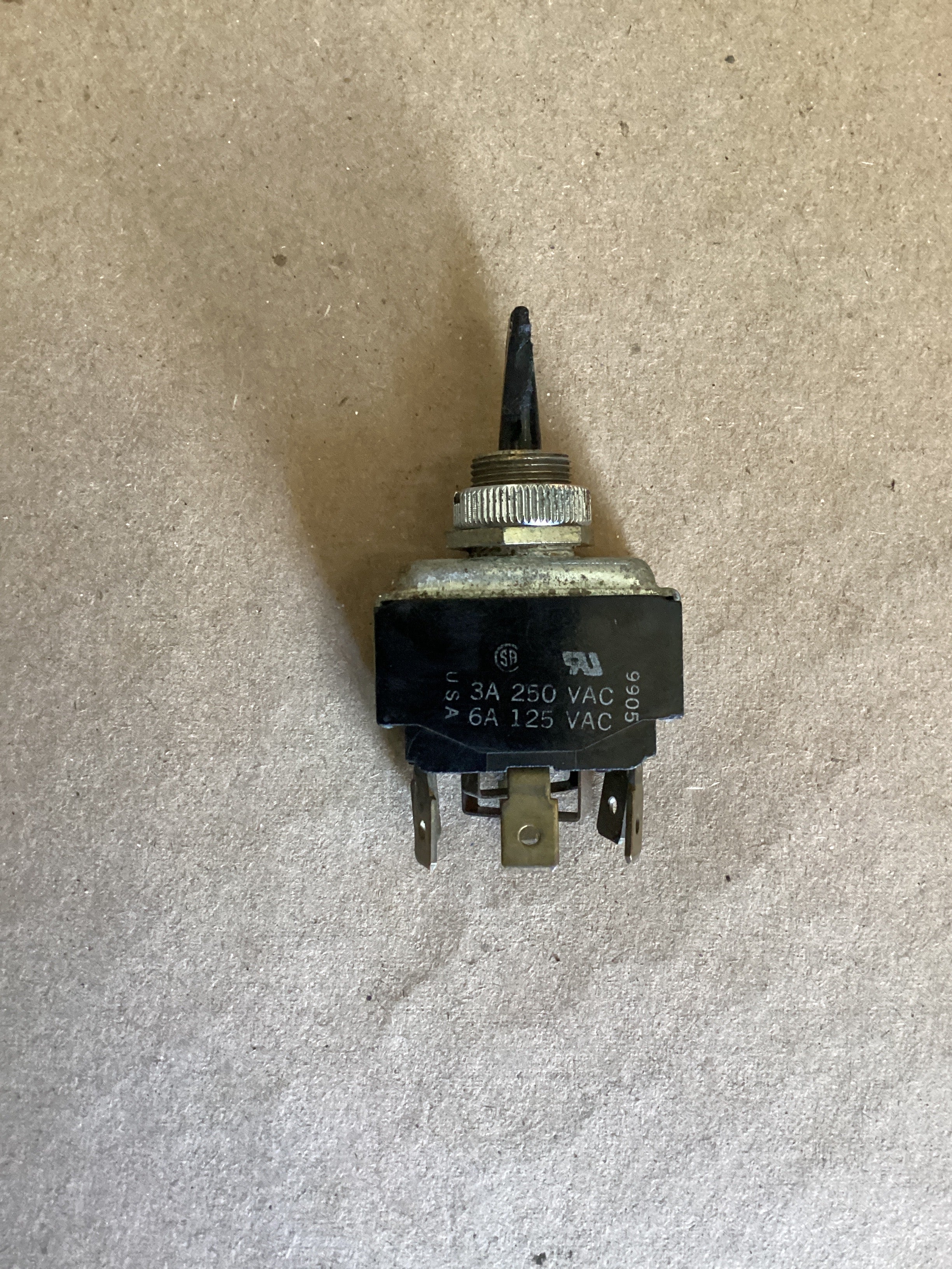 USED | DASHBOARD PANEL ON AND OFF SWITCH | SKU1,545