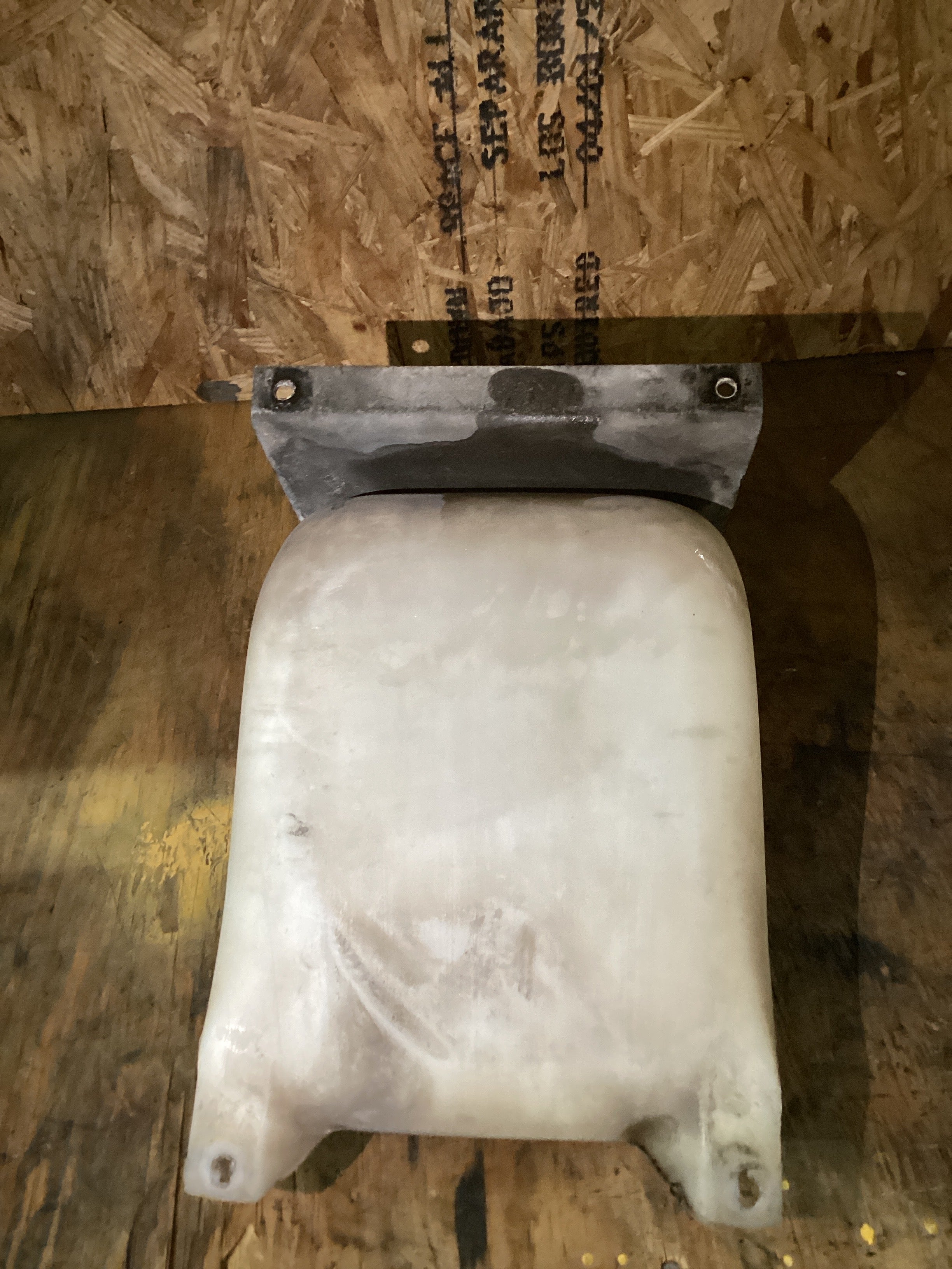 USED | WIPER WASHER RESERVOIR TANK KENWORTH | SKU1,407