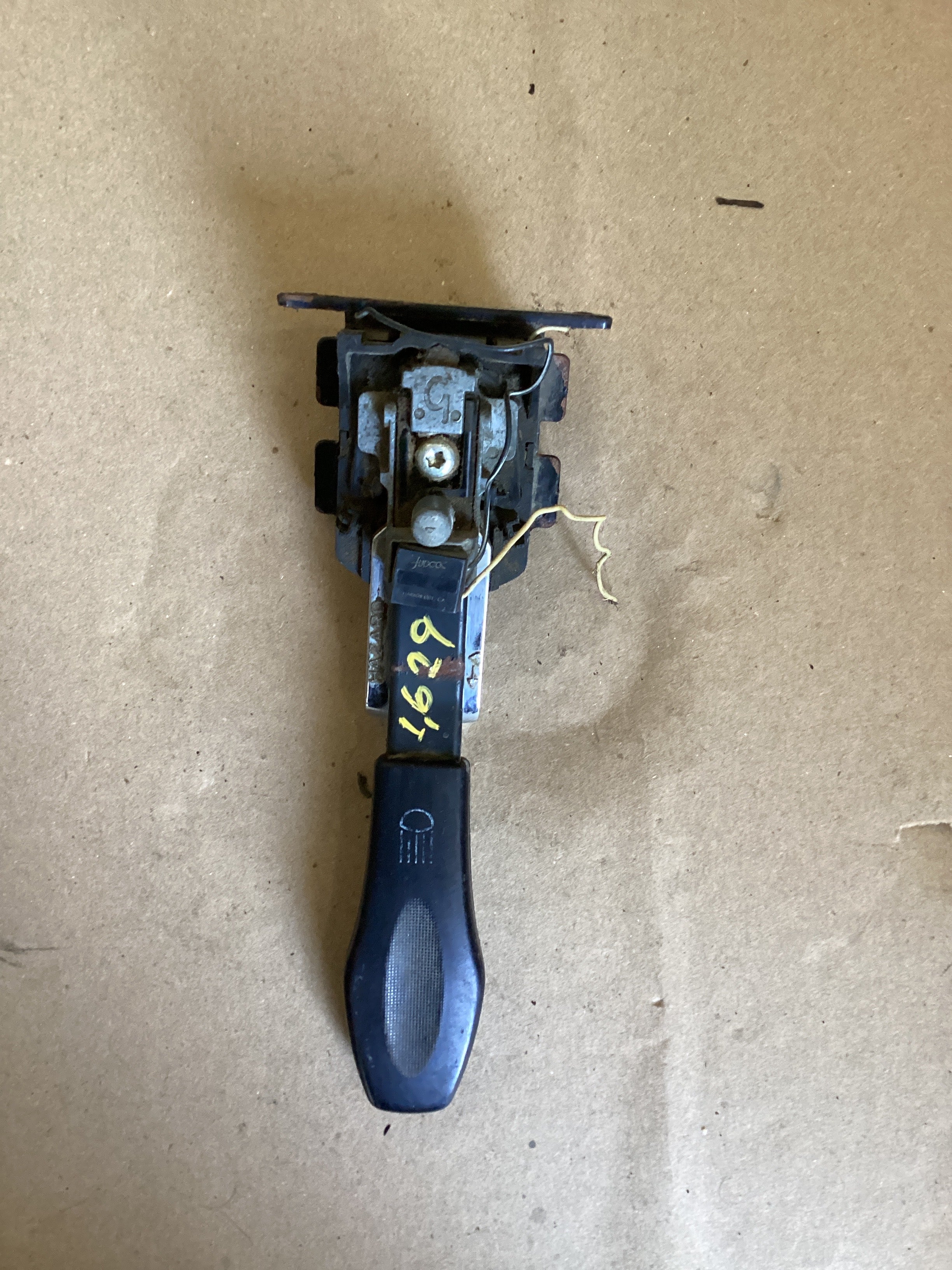 USED | TURN SIGNAL LIGHT SWITCH PETERBILT 387 | SKU1,629