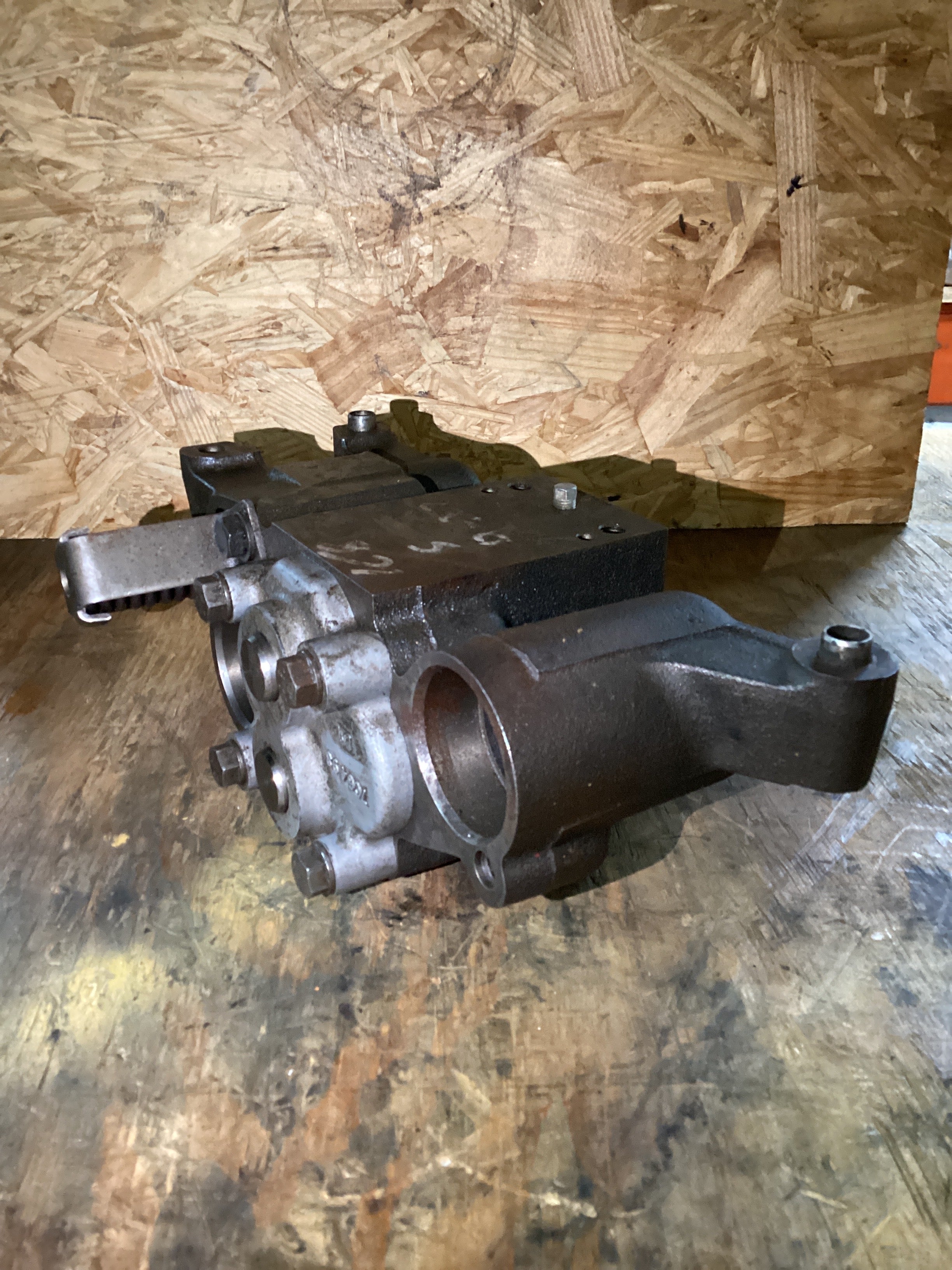USED | ENGINE OIL PUMP CAT C15 | SKU1,373