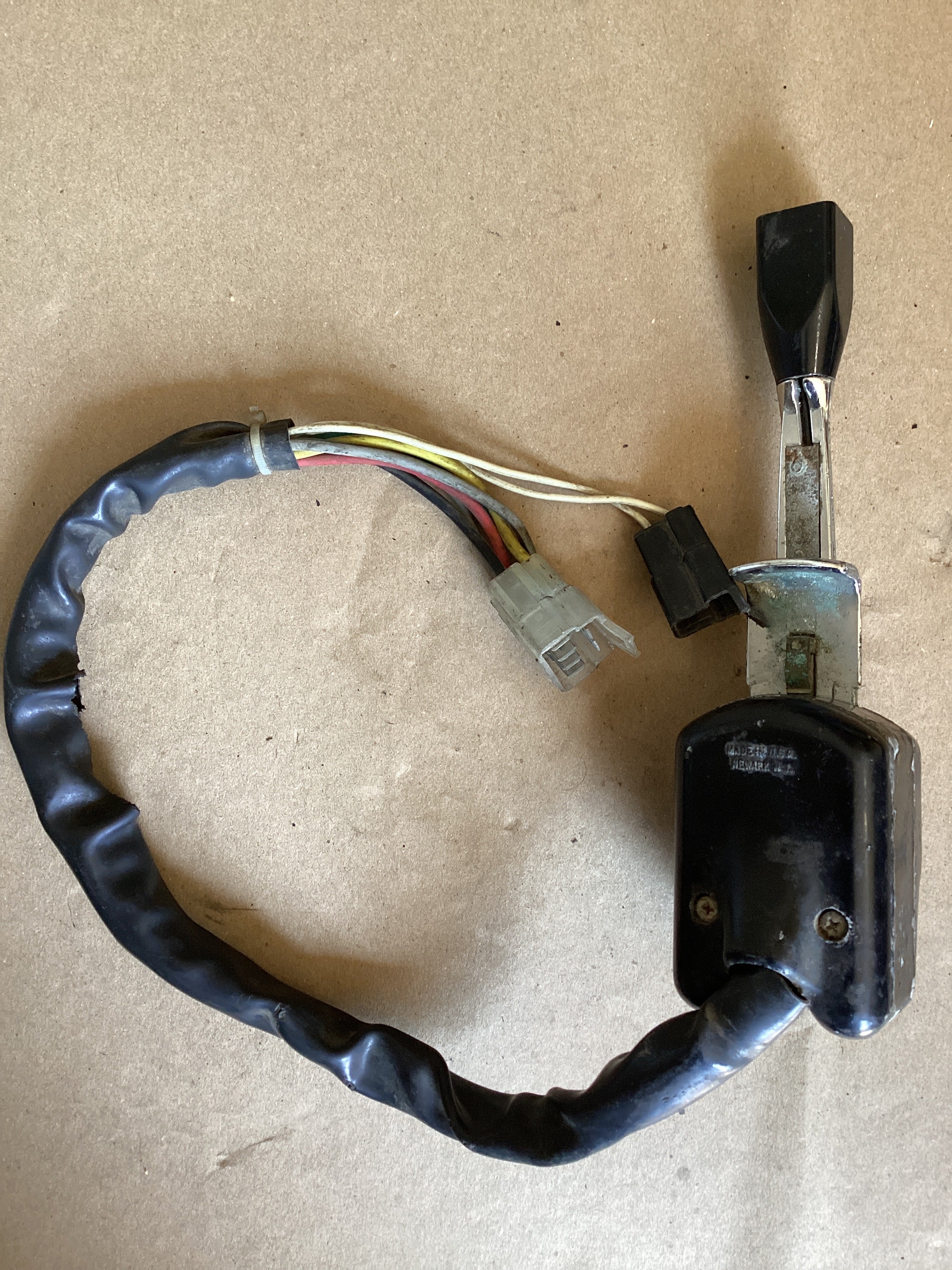USED | TURN SIGNAL LIGHT SWITCH VOLVO | SKU1,626
