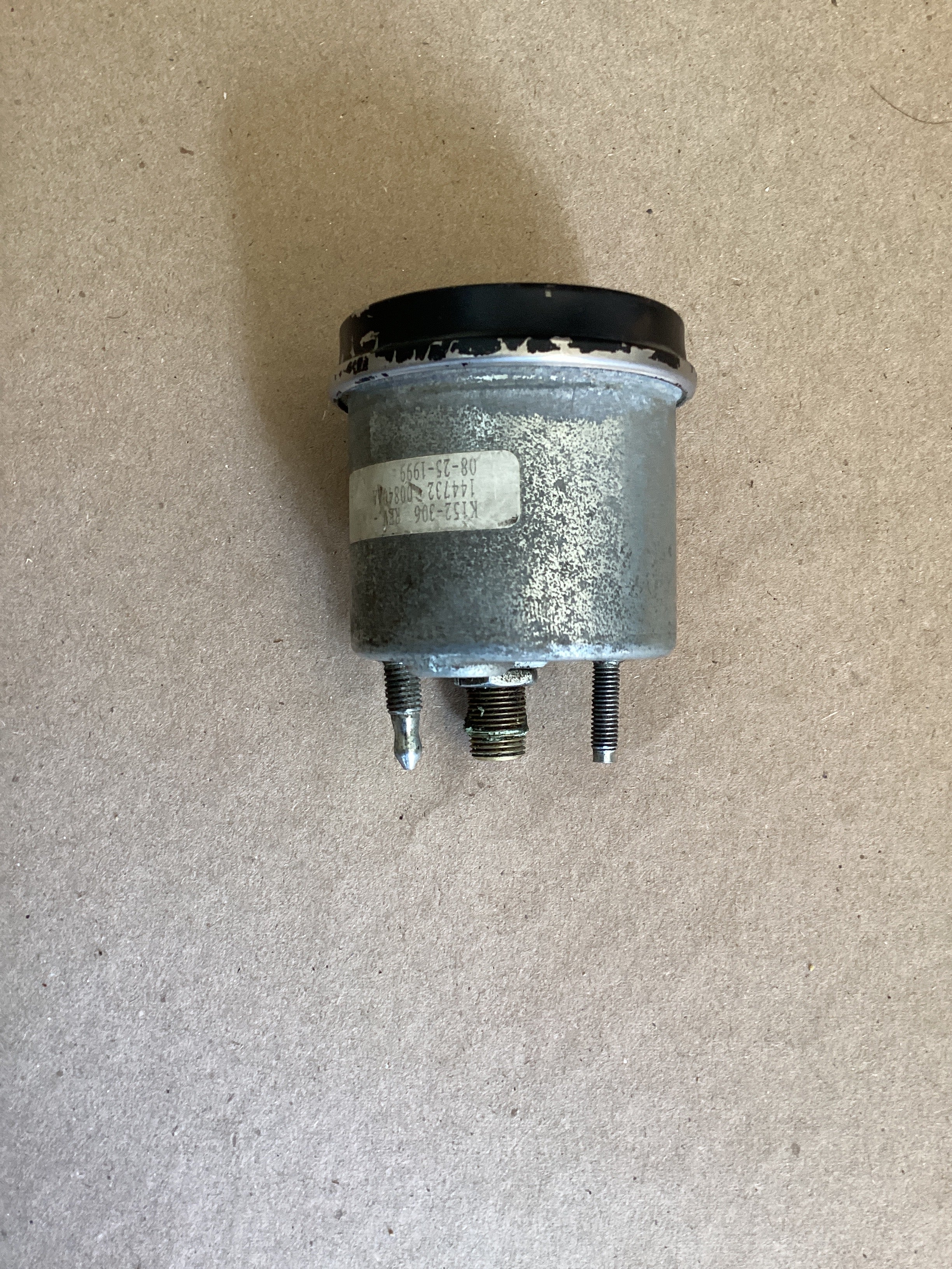 USED | DASHBOARD OIL PRESSURE PSI GAUGE KENWORTH | SKU1,505