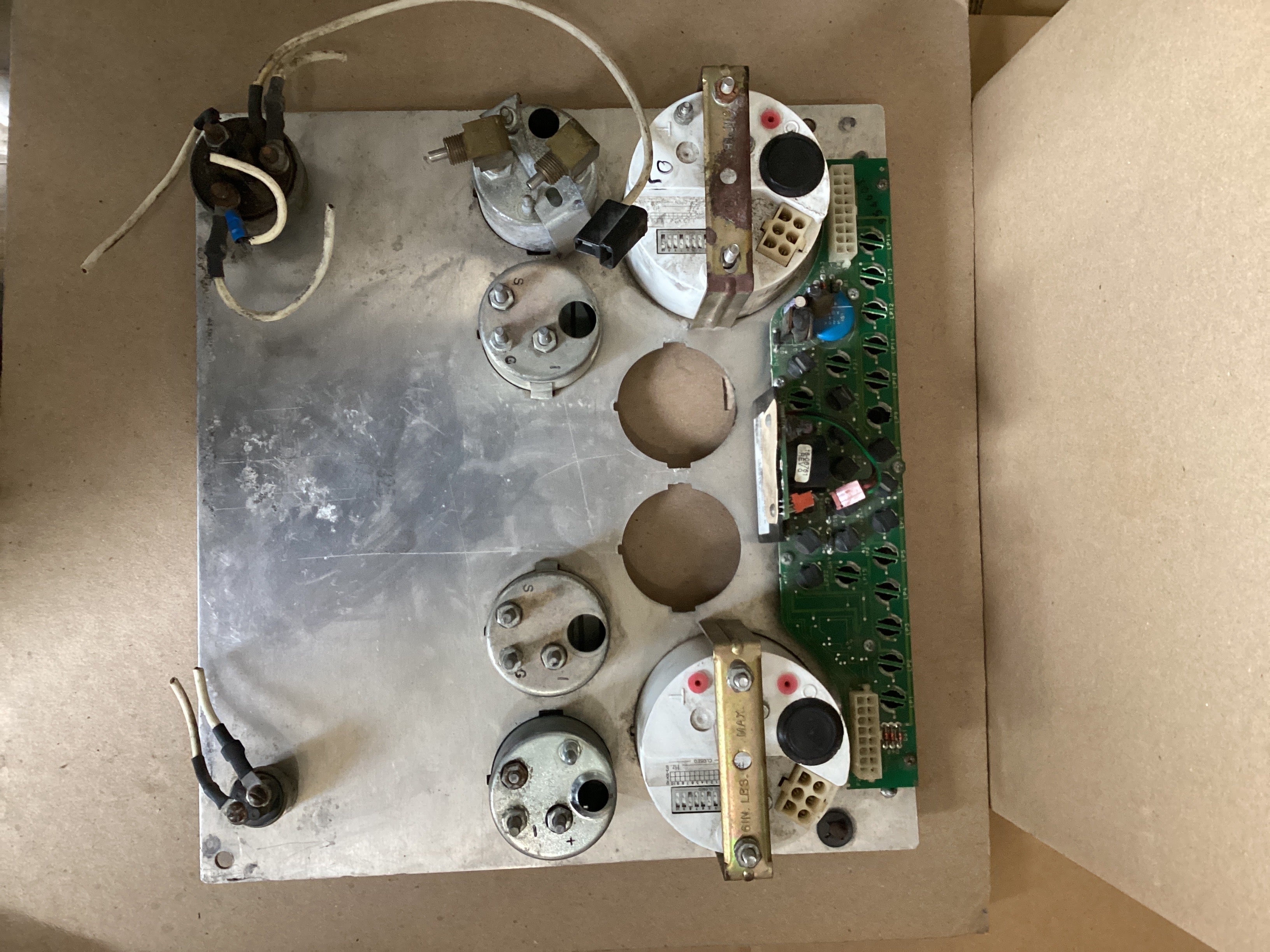 USED | DASHBOARD PANEL CLUSTER ASSEMBLY PETERBILT | SKU1,602