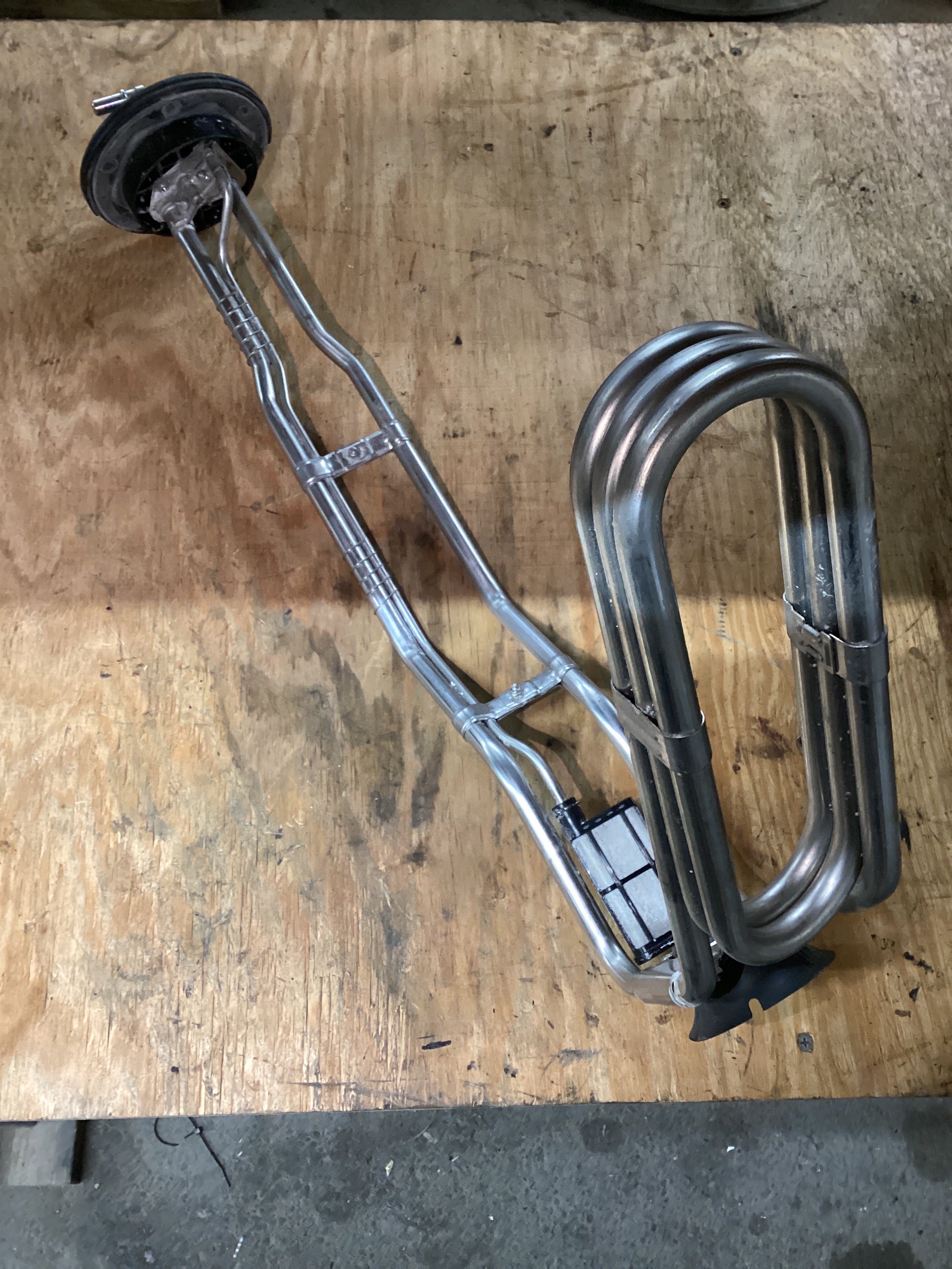 USED | DEF SENDING UNIT LEVEL SENSOR ASSEMBLY KENWORTH AND PETERBILT | SKU1,418