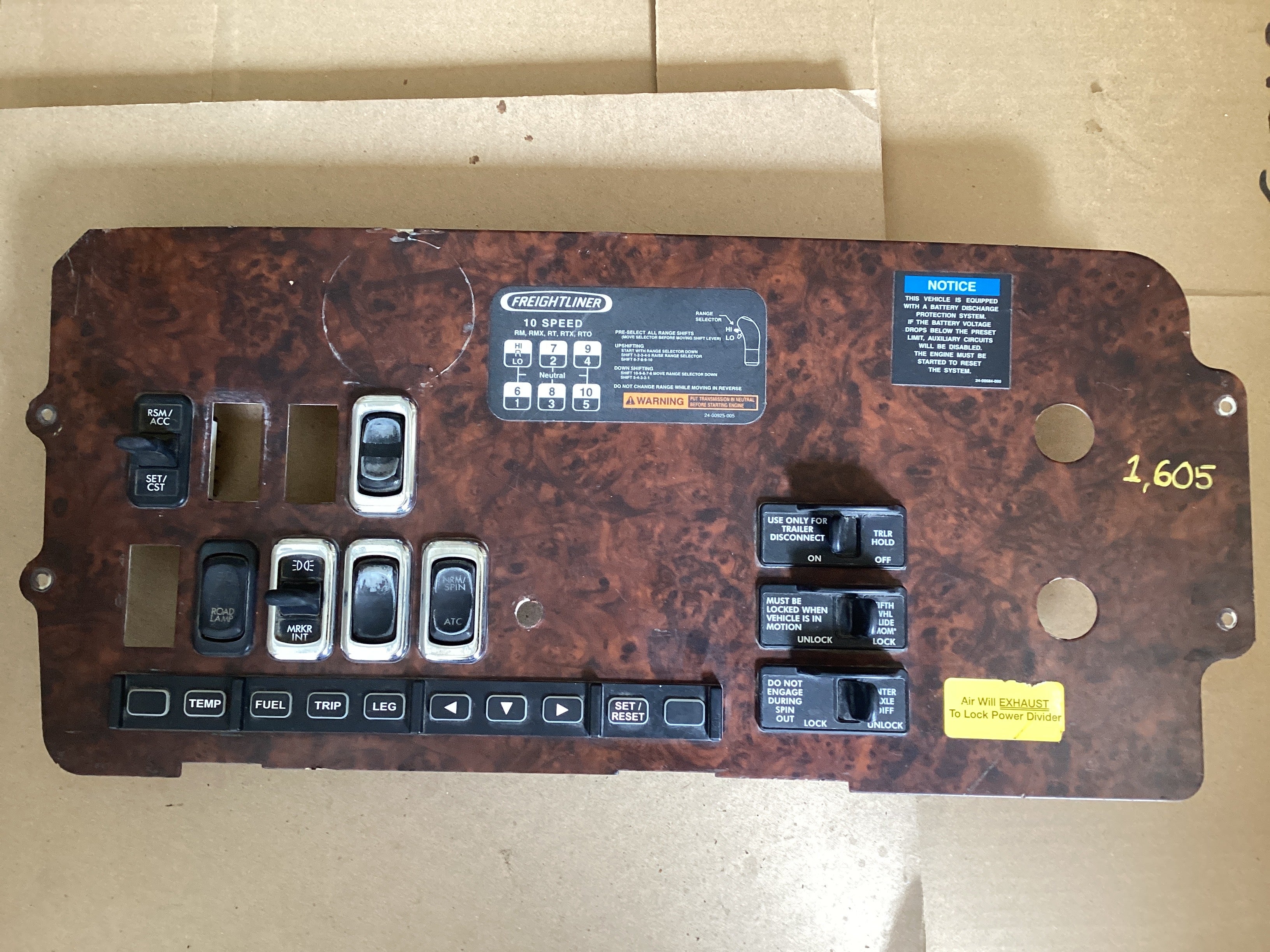 USED | DASHBOARD PANEL SWITCH MAIN CONTROLLER FREIGHTLINER | SKU1,605