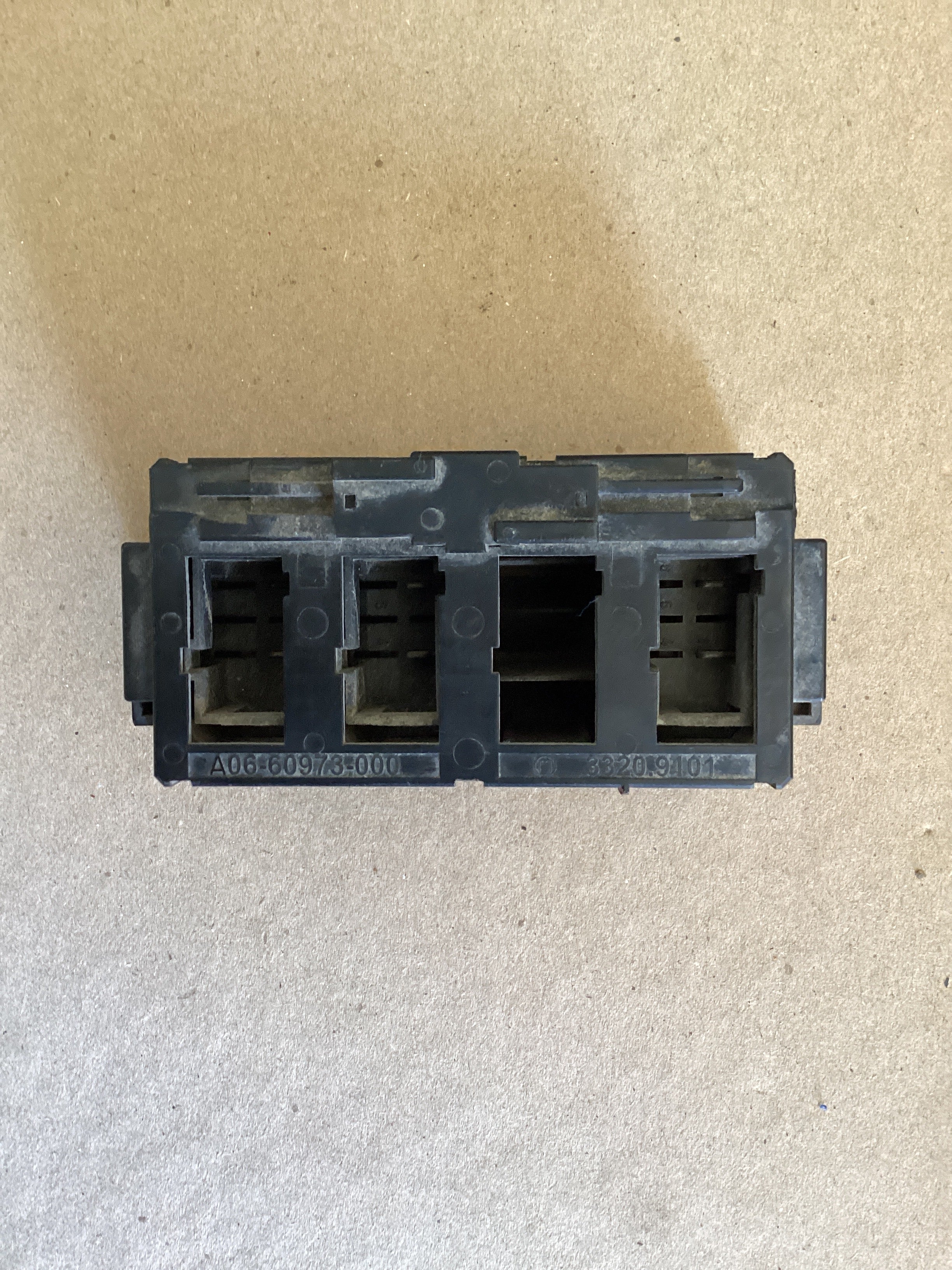USED | DASHBOARD SWITCH PANEL MODULE FREIGHTLINER | SKU1,514