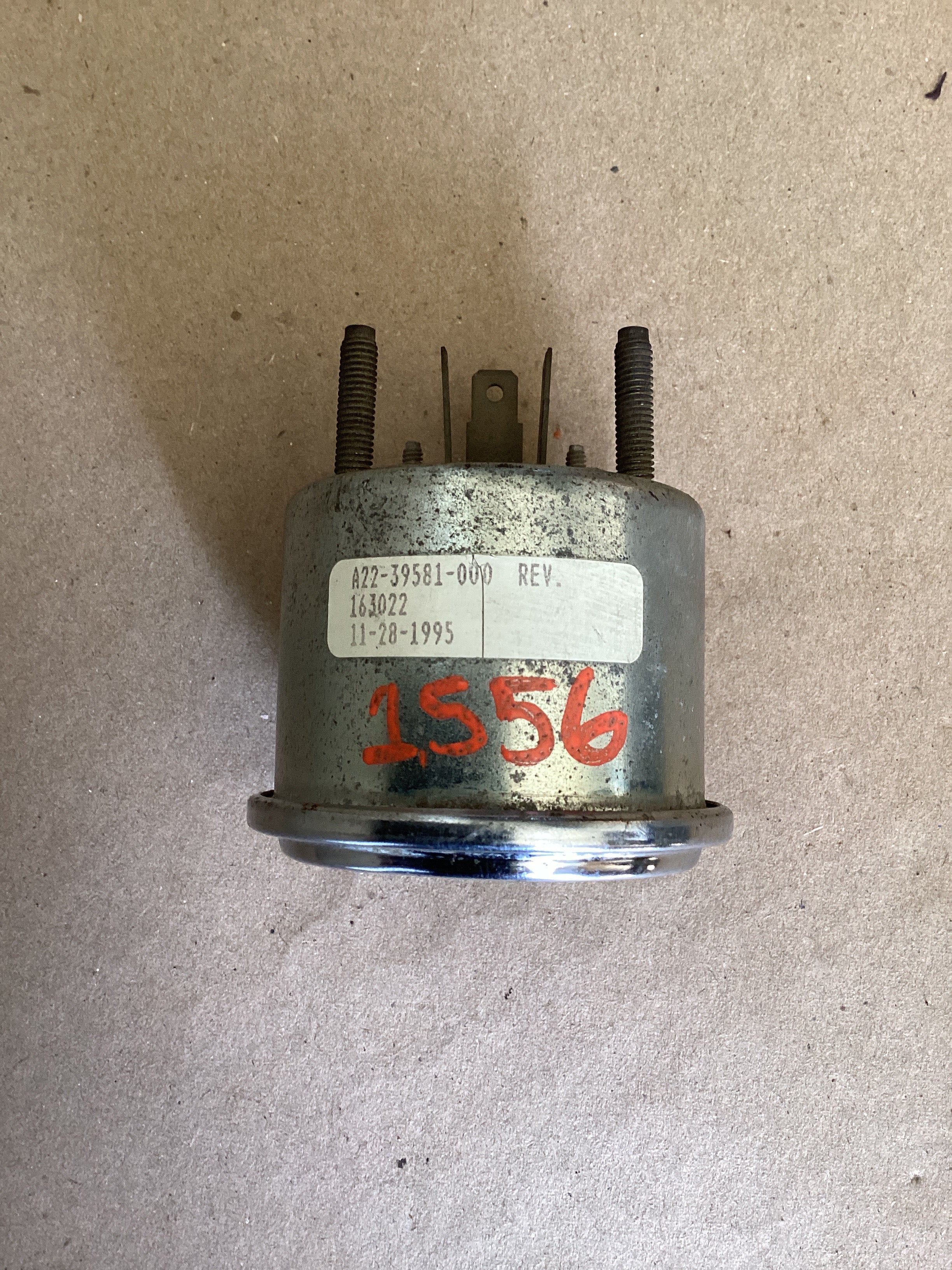 USED | DASHBOARD PANEL FUEL LEVEL GAUGE FREIGHTLINER | SKU1,556