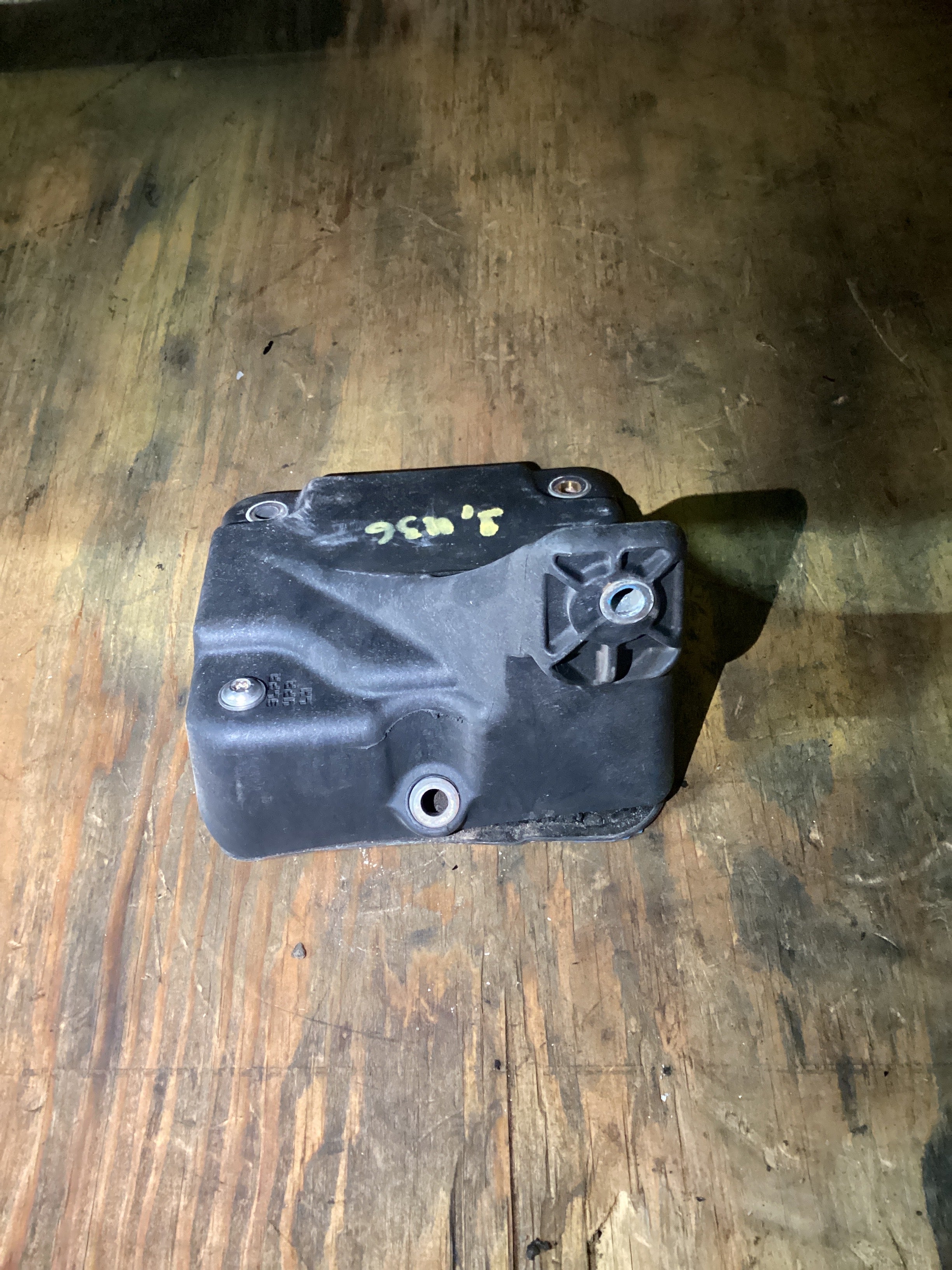 USED | SLEEPER CAB BRACKET LHS FREIGHTLINER CASCADIA | SKU1,436