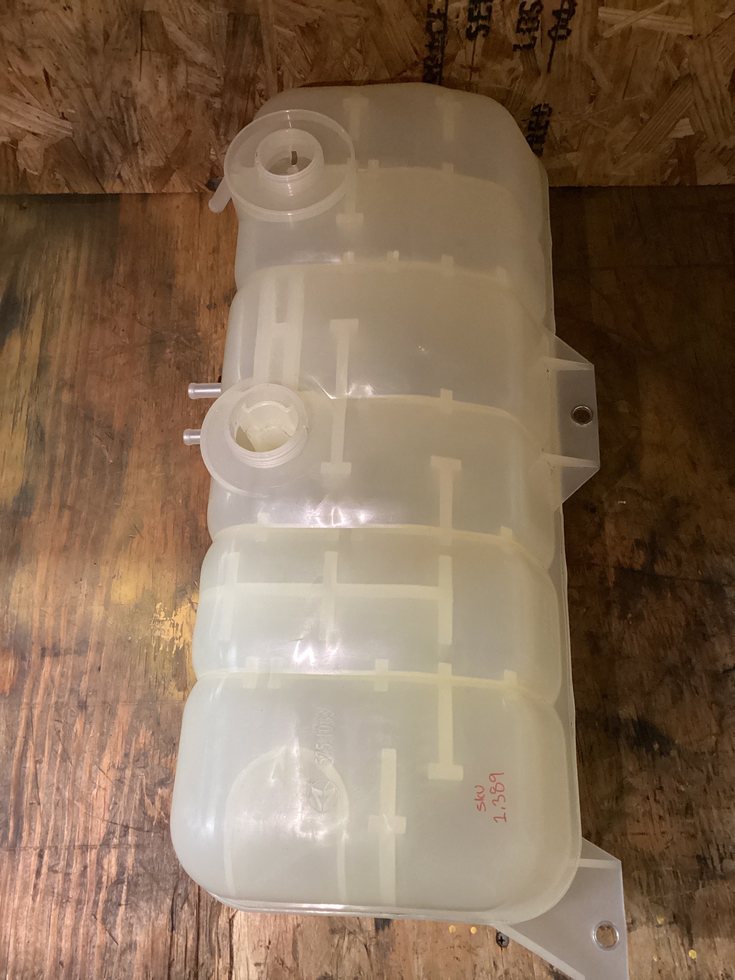 NEW | COOLANT RESERVOIR TANK VOLVO | SKU1,389