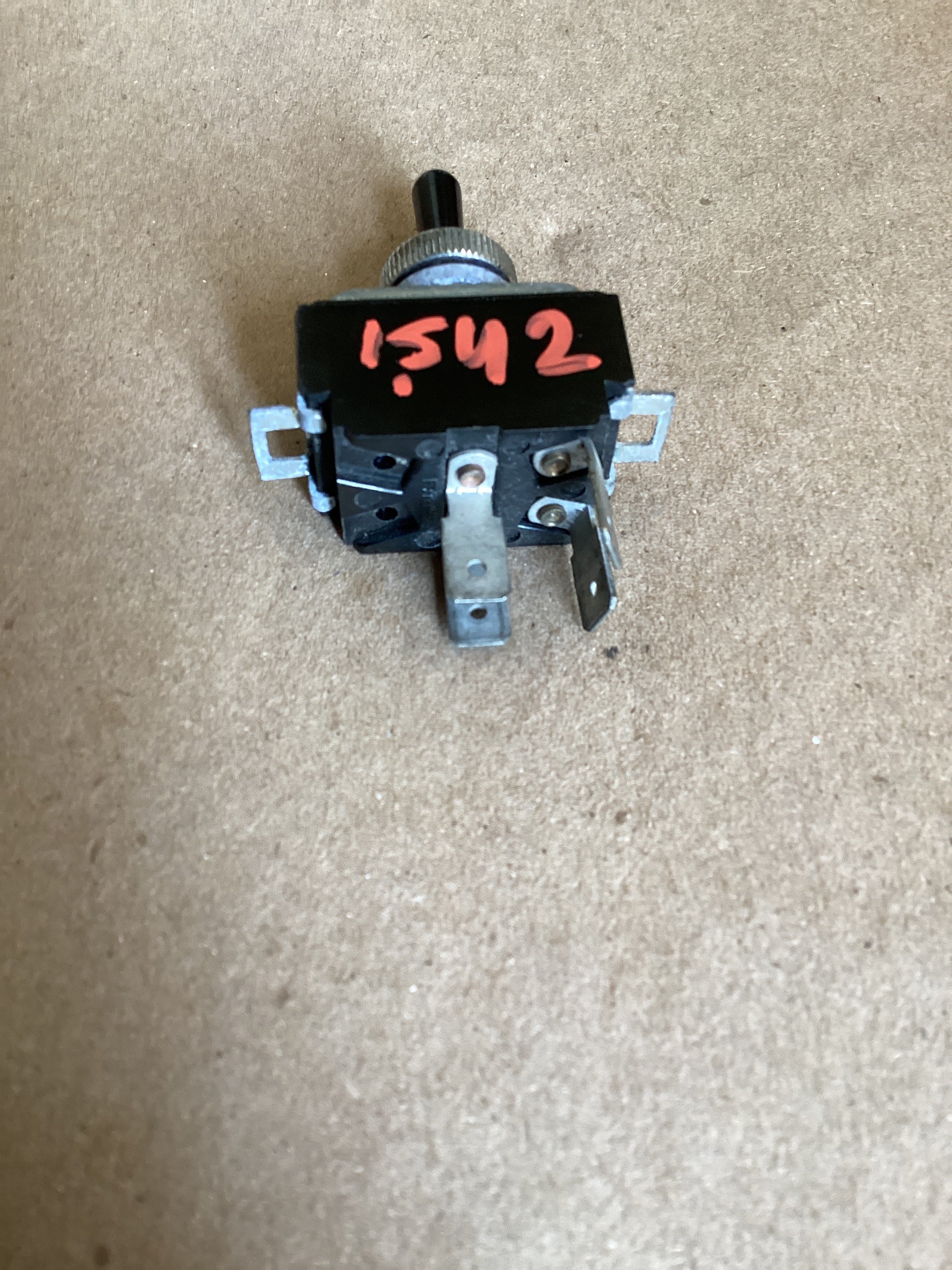 USED | DASHBOARD PANEL TOGGLE SWITCH FREIGHTLINER | SKU1,542
