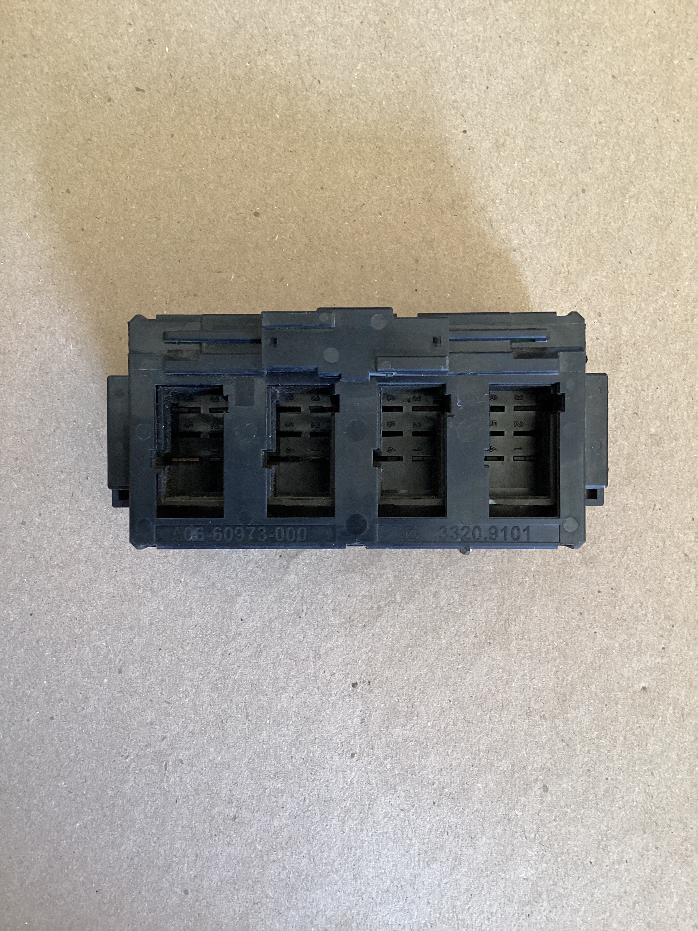 USED | DASHBOARD PANEL SWITCH MODULE FREIGHTLINER | SKU1,518