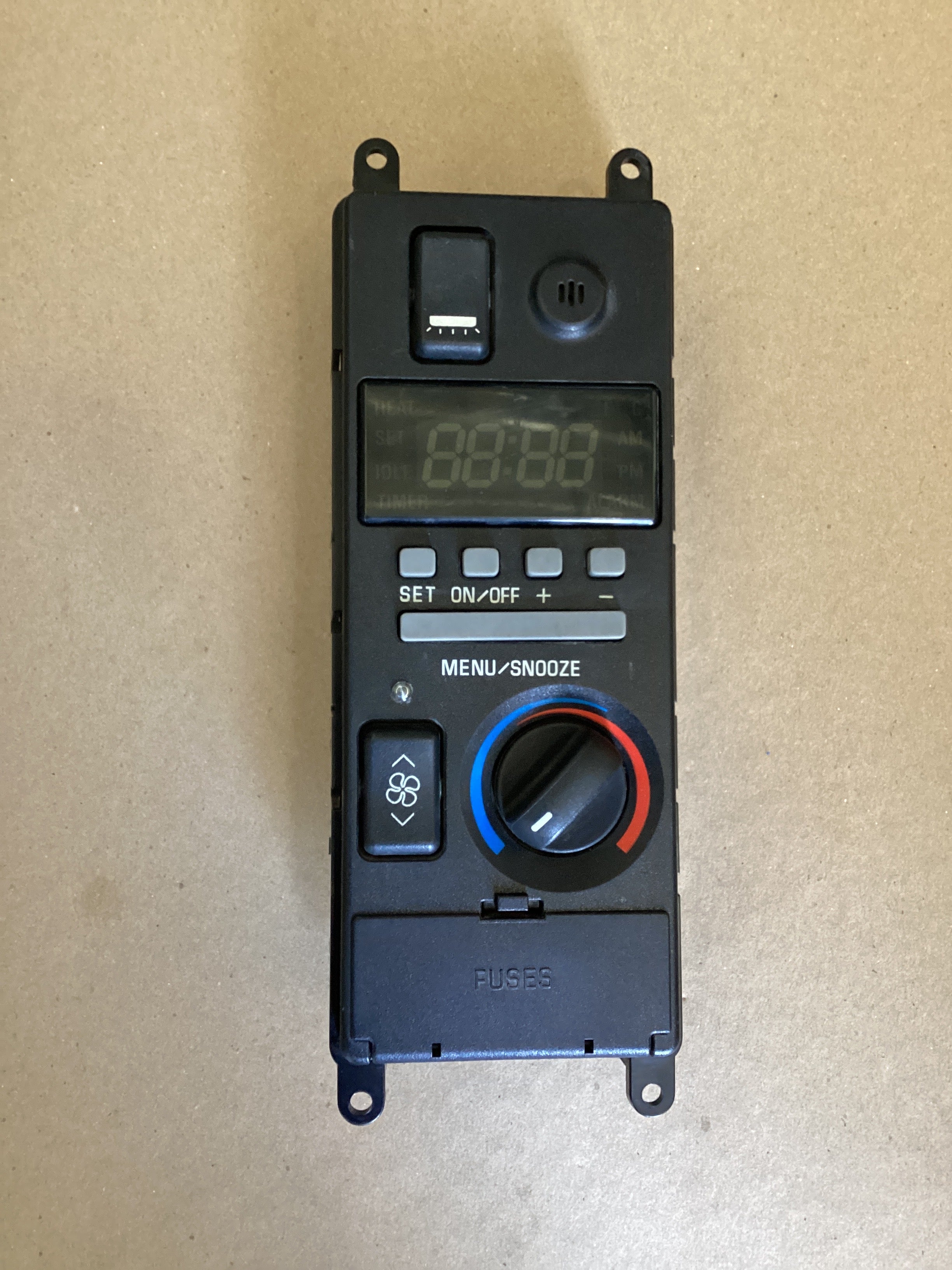 USED | A/C REAR SLEEPER CLIMATE TEMPERATURE  CONTROL UNIT VOLVO | SKU1,527