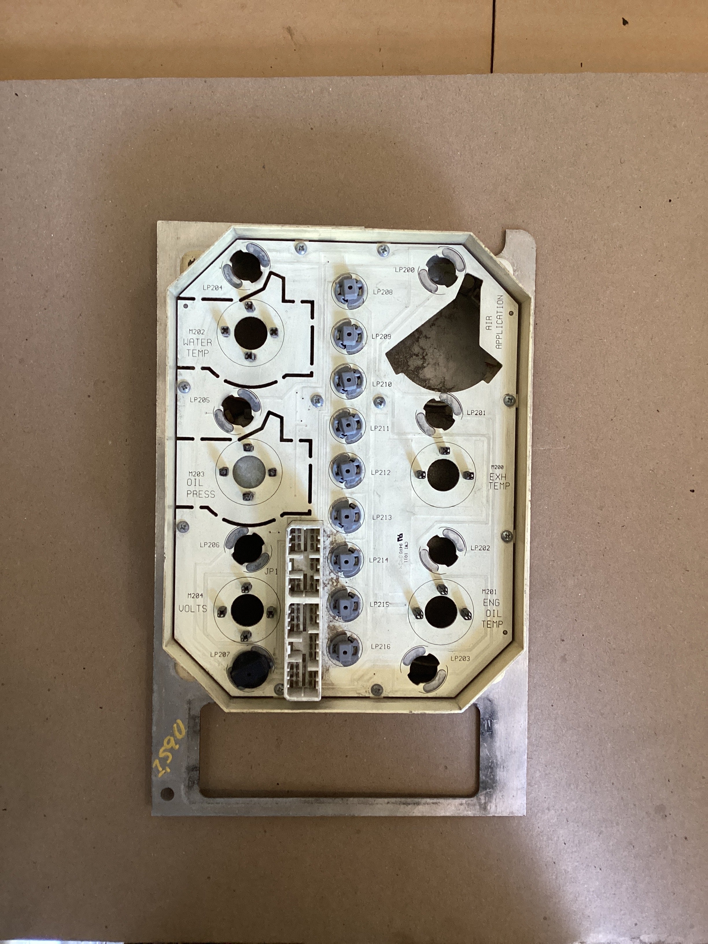 USED | DASHBOARD PANEL OIL PRESSURE GAUGE WITH HOUSING INTERNATIONAL | SKU1,590