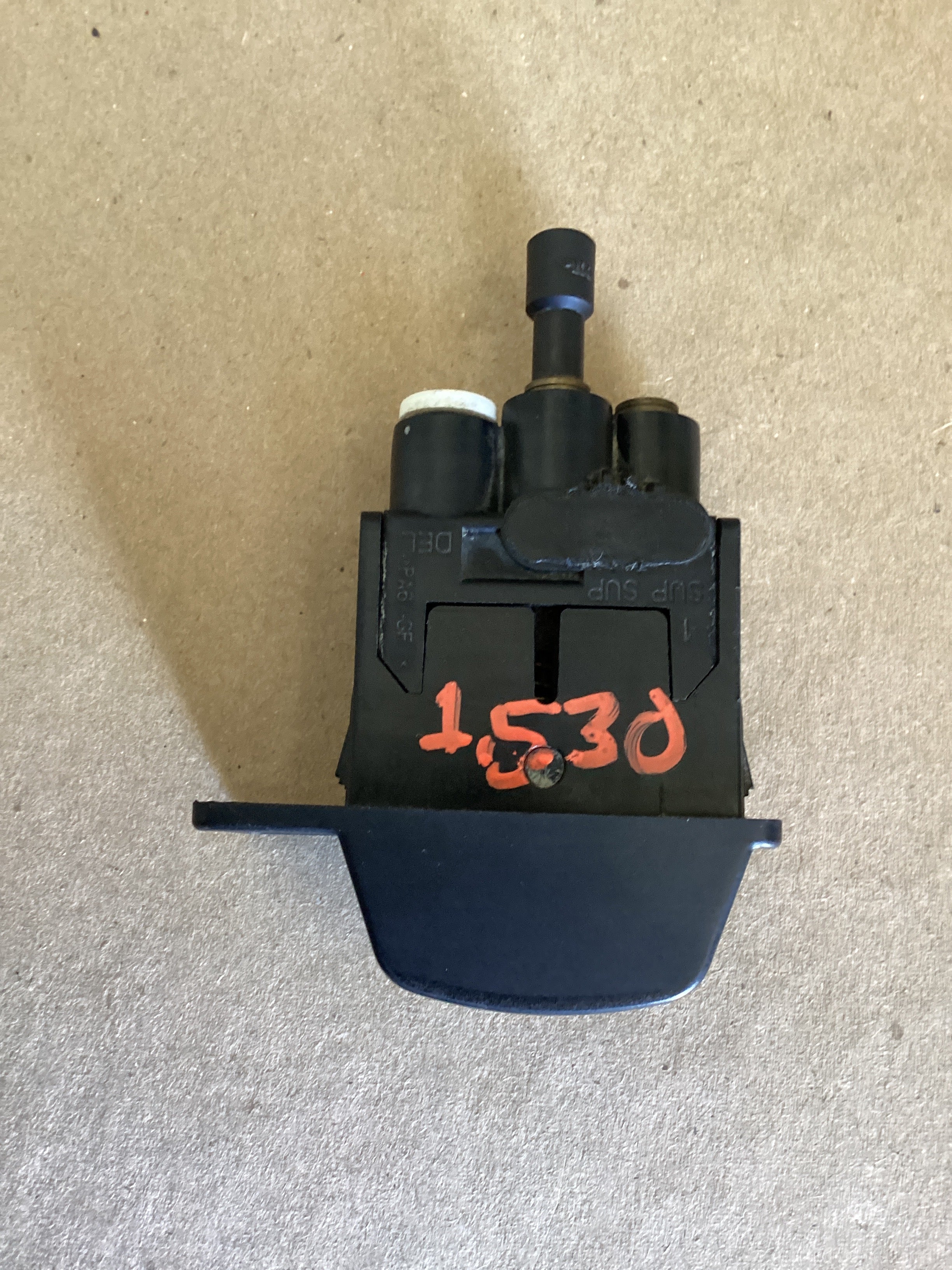 USED | DASHBOARD INTER AXLE DIFFERENTIAL LOCK/UNLOCK SWITCH FREIGHTLINER CASCADIA | SKU1,530