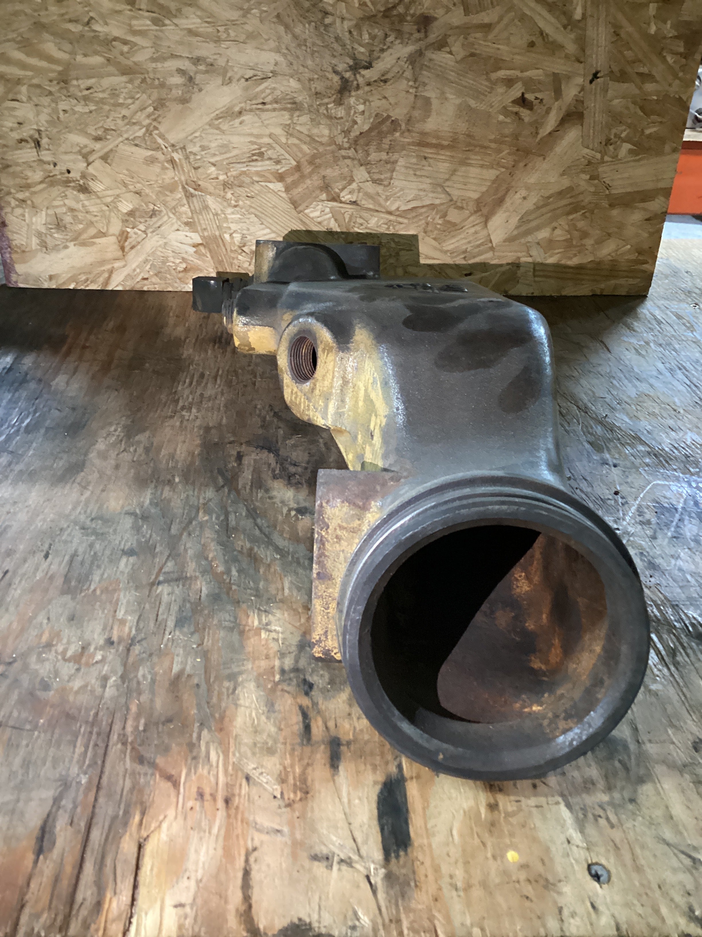 USED | ENGINE OIL COOLER CAT C15 | SKU1,359