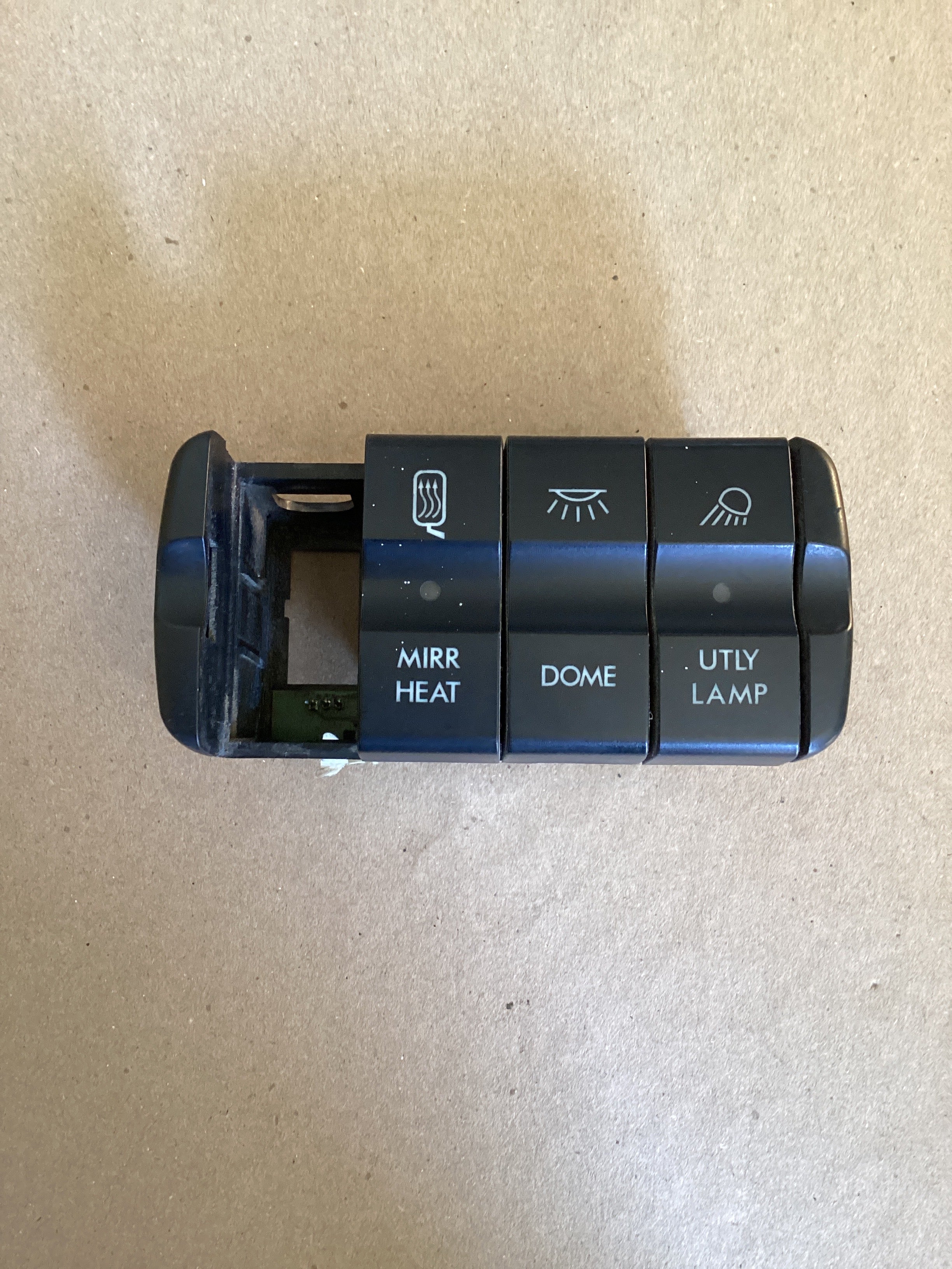 USED | DASHBOARD PANEL SWITCH MODULE FREIGHTLINER | SKU1,524