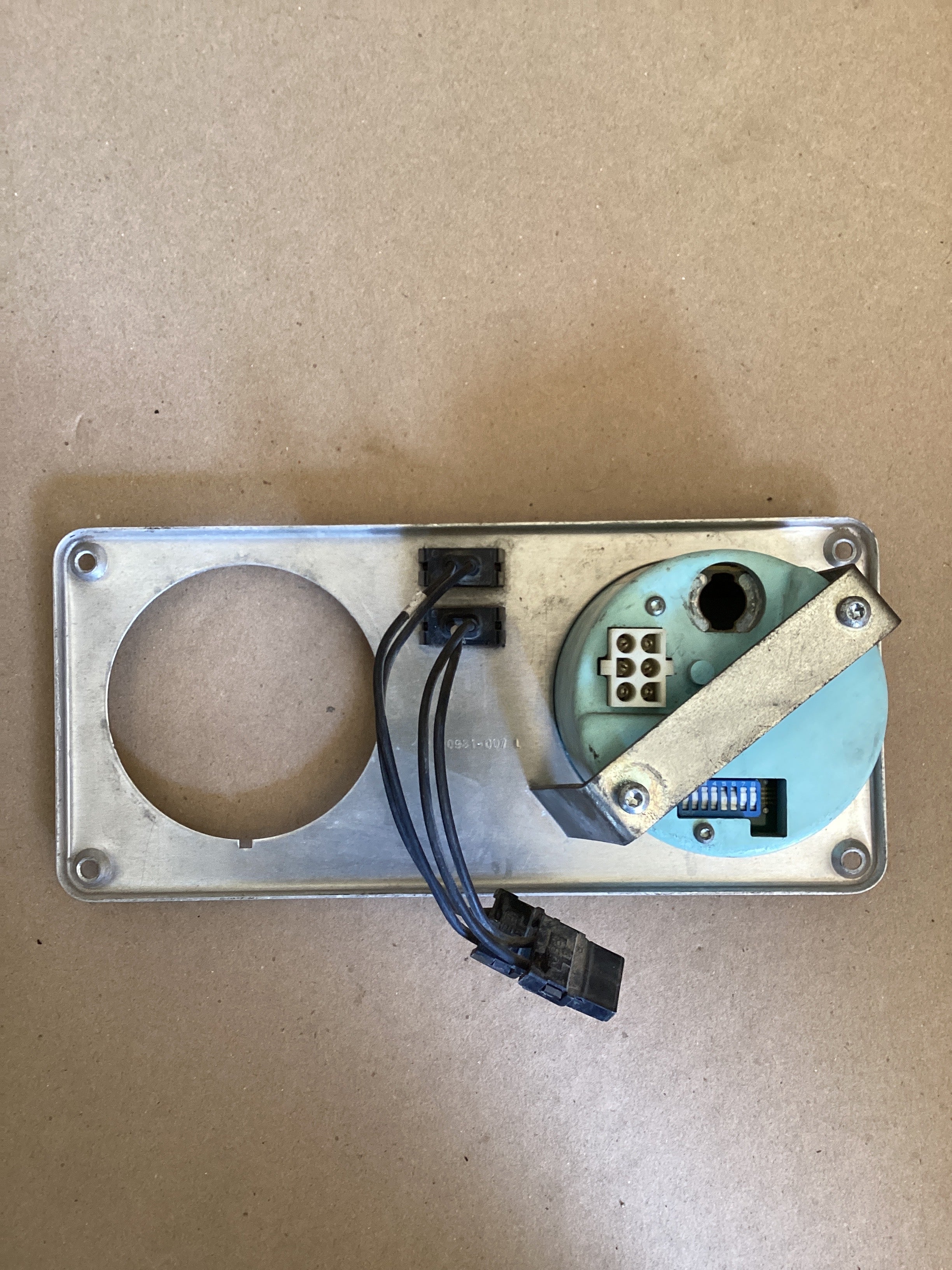 USED | DASHBOARD PANEL RPM X 100 GAUGE CLUSTER FREIGHTLINER, MISSING A MILLES MPH GAUGE | SKU1,586