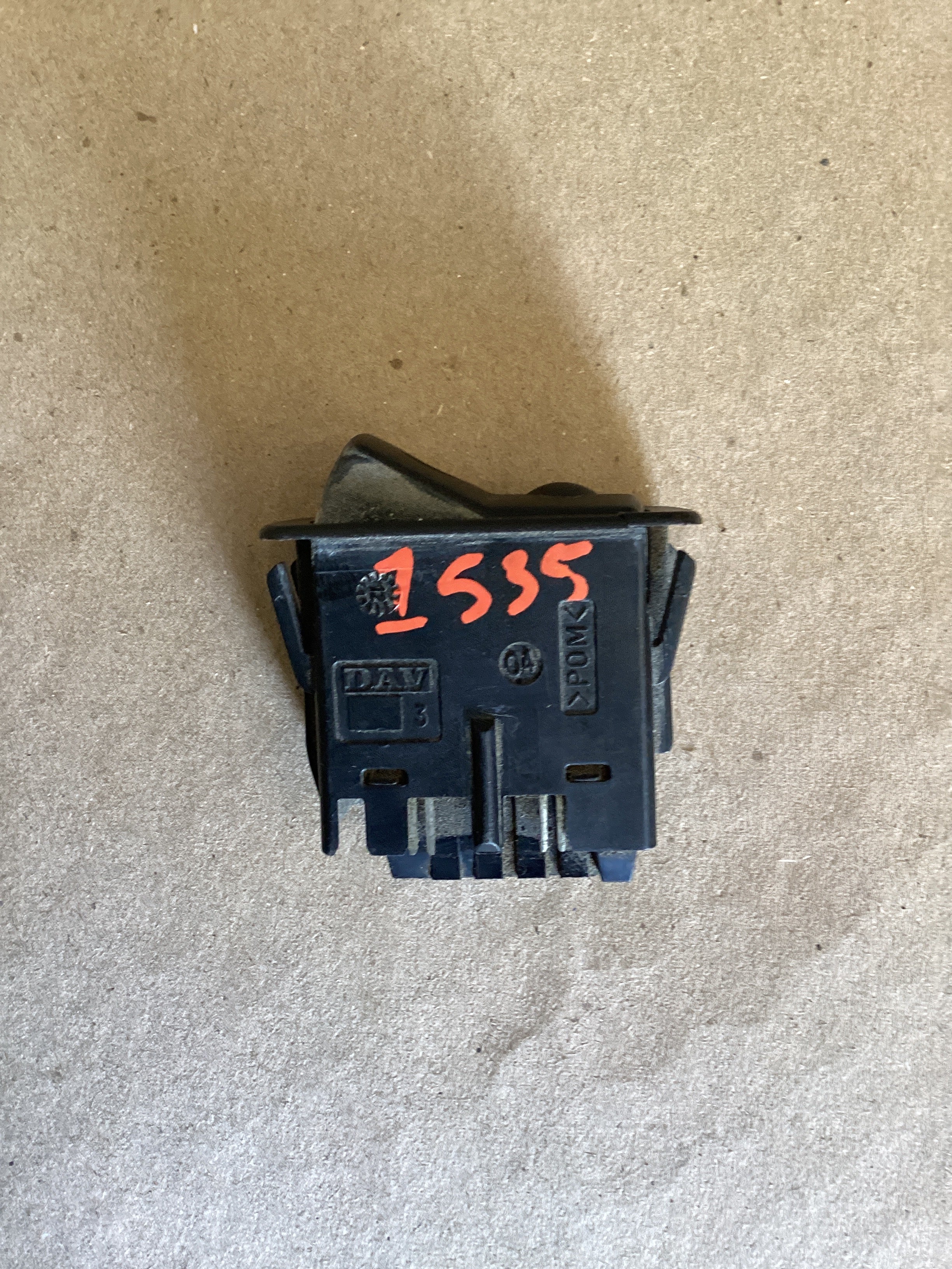 USED | DASHBOARD PANEL CONSOLE SWITCH KENWORTH | SKU1,535