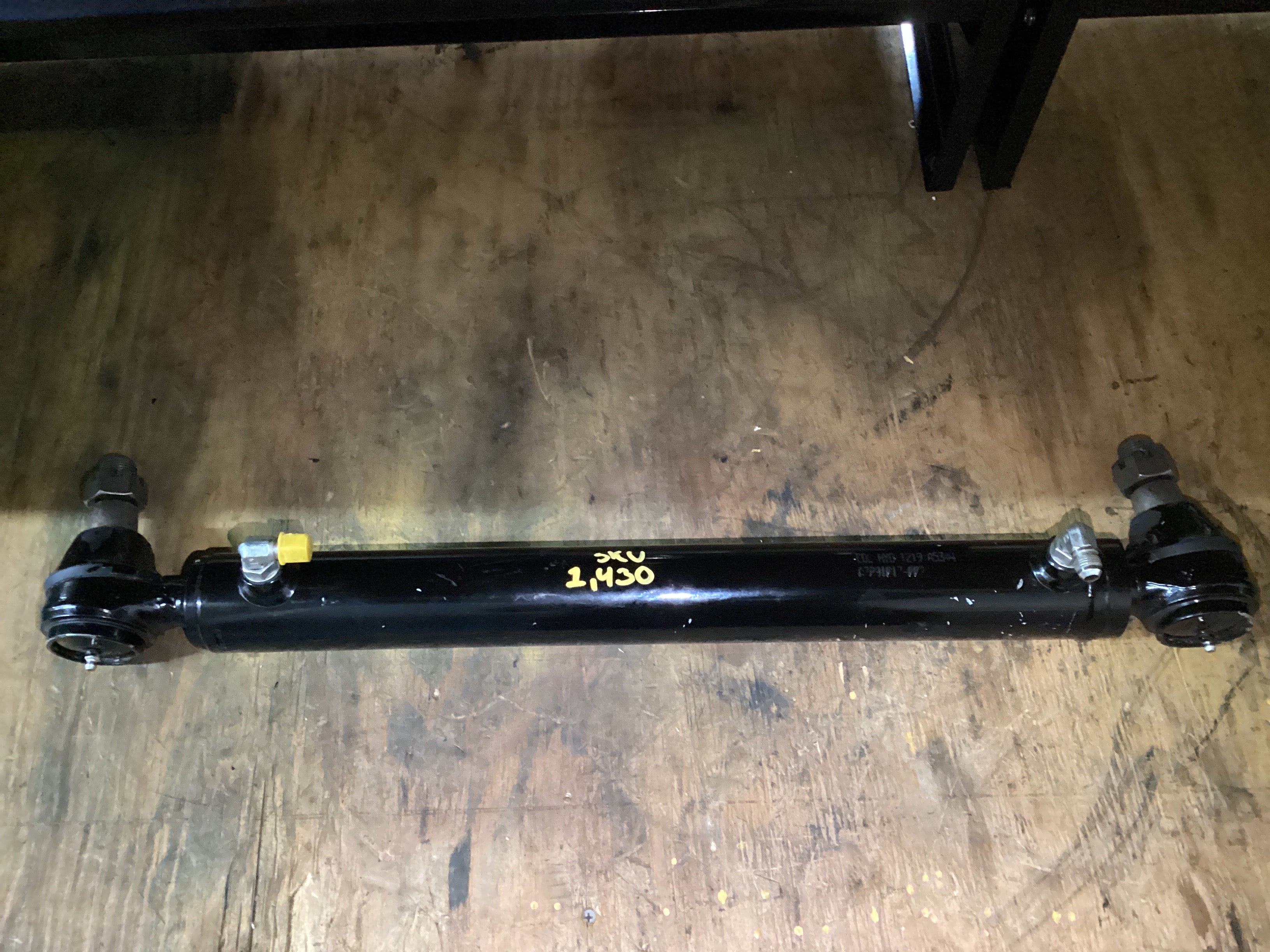 NEW | HYDRAULIC STEERING ASSIST RAM CYLINDER | SKU1,430