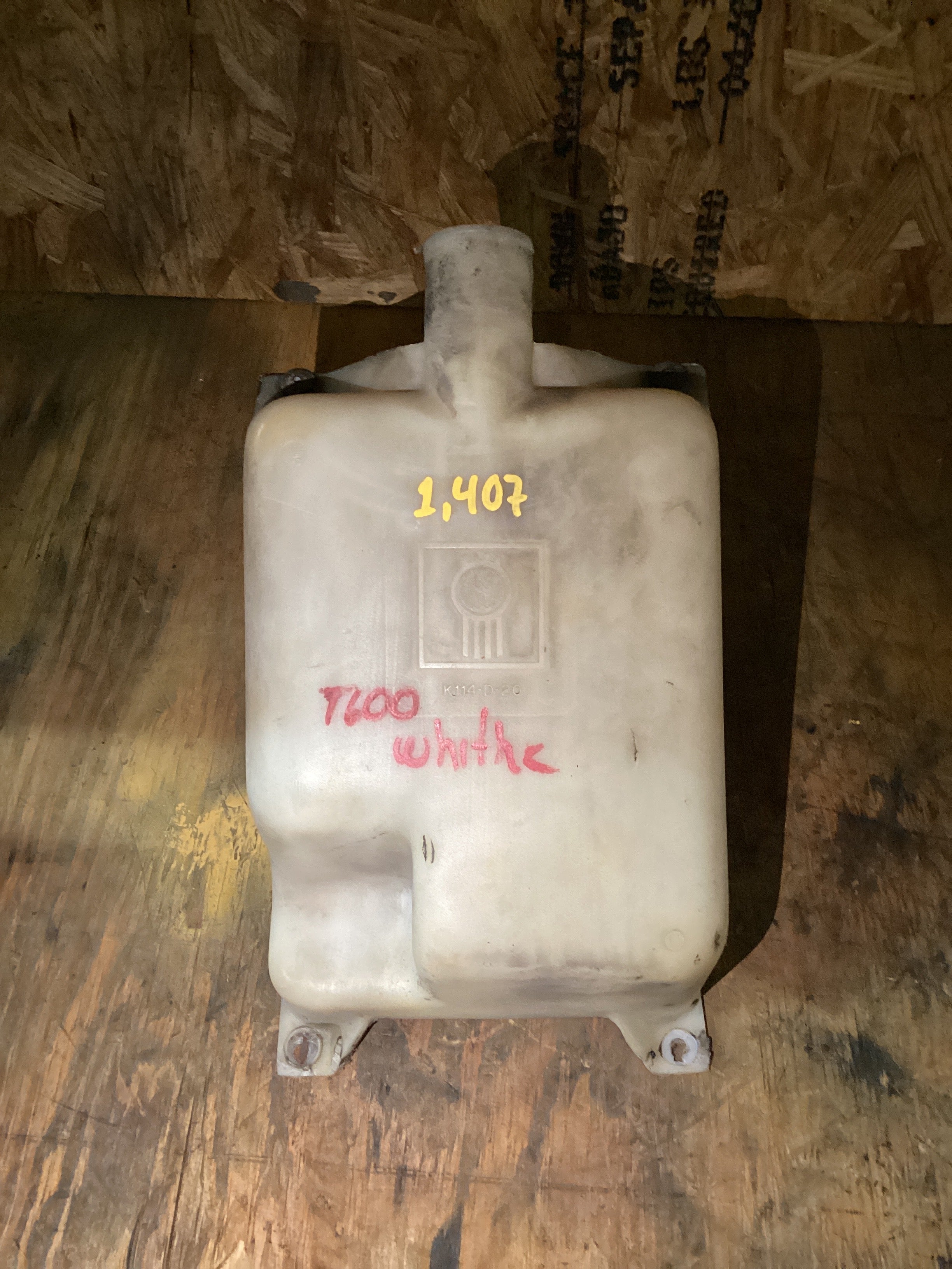 USED | WIPER WASHER RESERVOIR TANK KENWORTH | SKU1,407