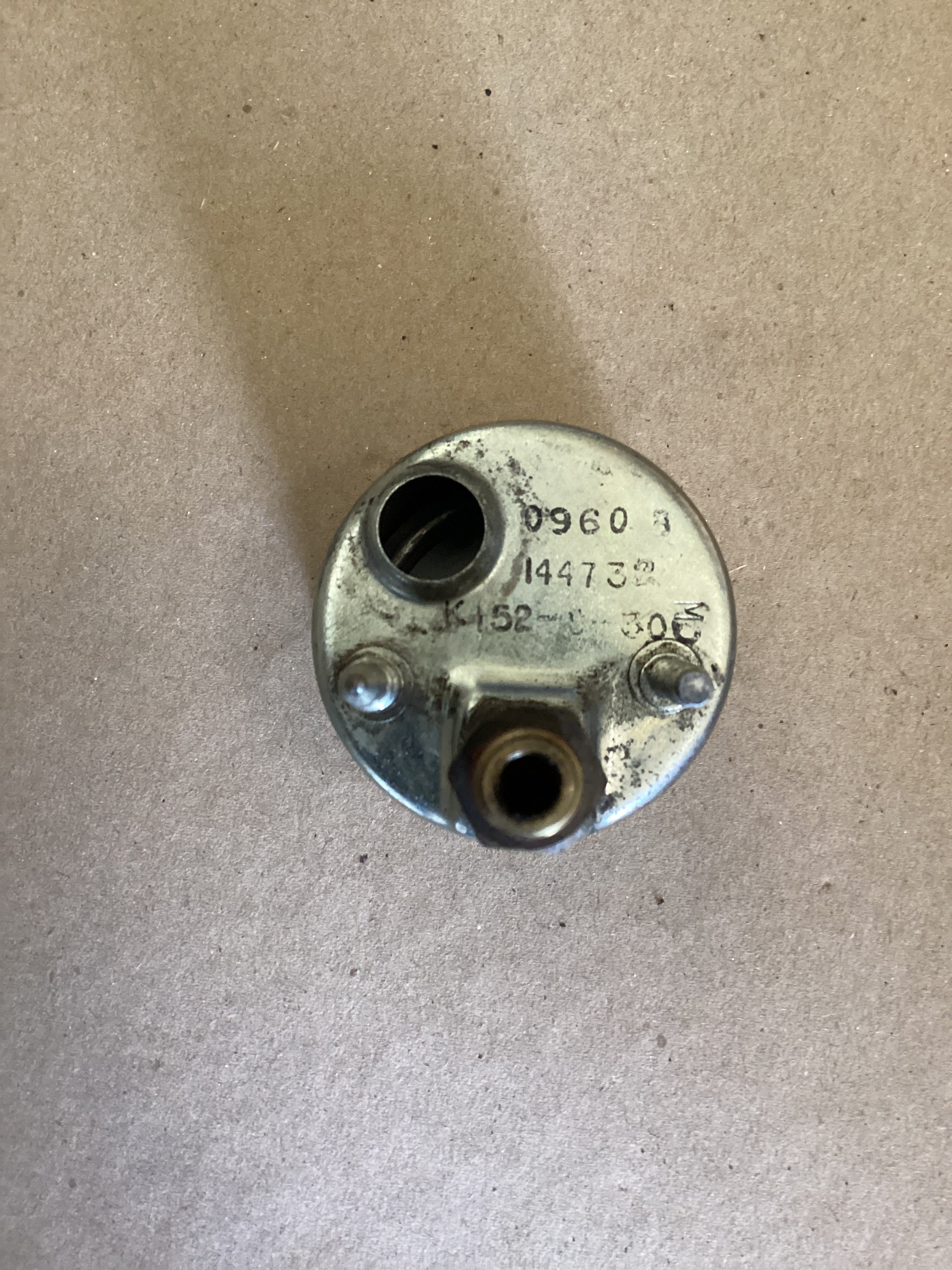 USED | DASHBOARD PANEL PSI OIL PRESSURE GAUGE KENWORTH | SKU1,561