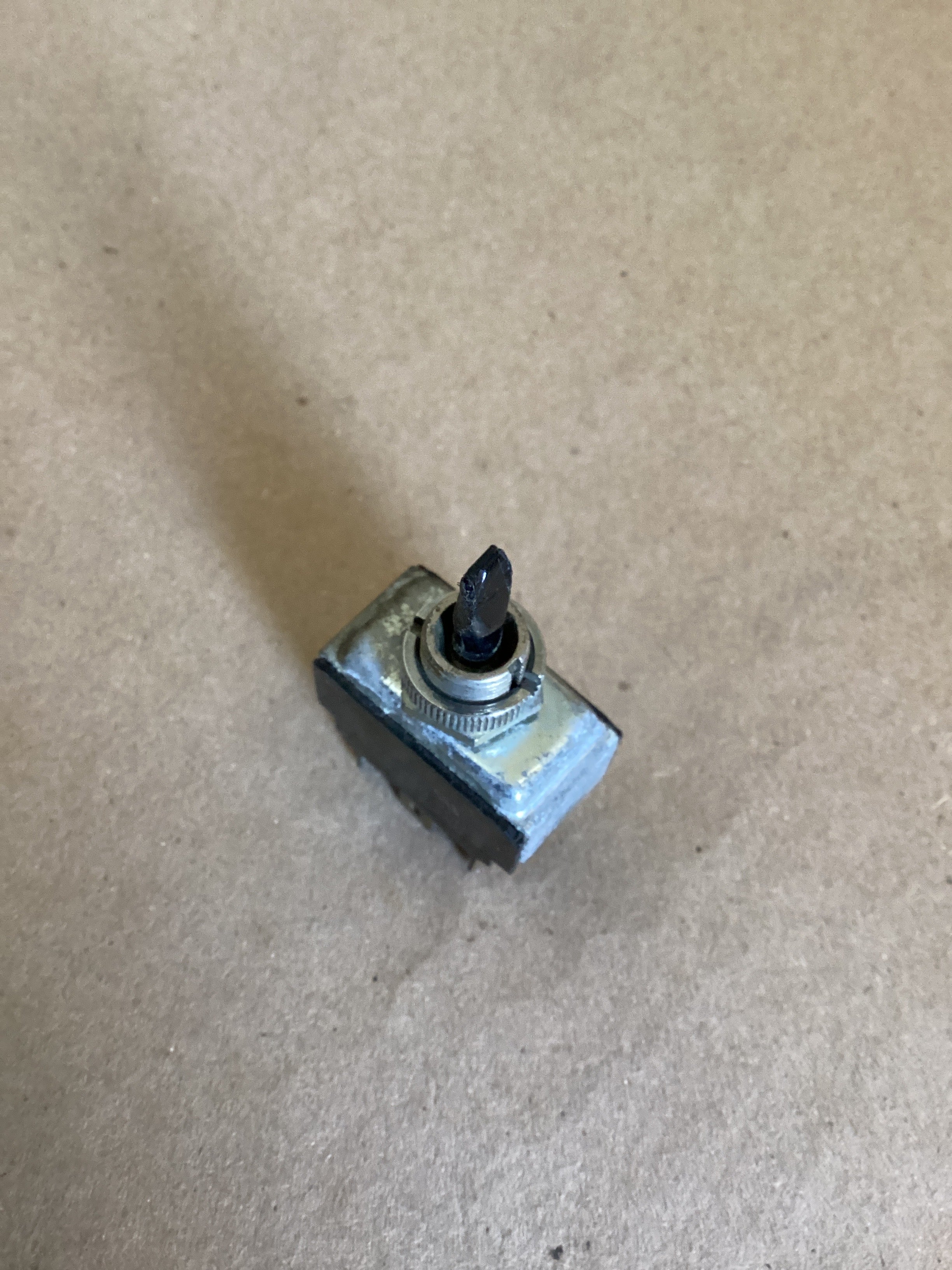 USED | DASHBOARD PANEL ON AND OFF SWITCH | SKU1,545