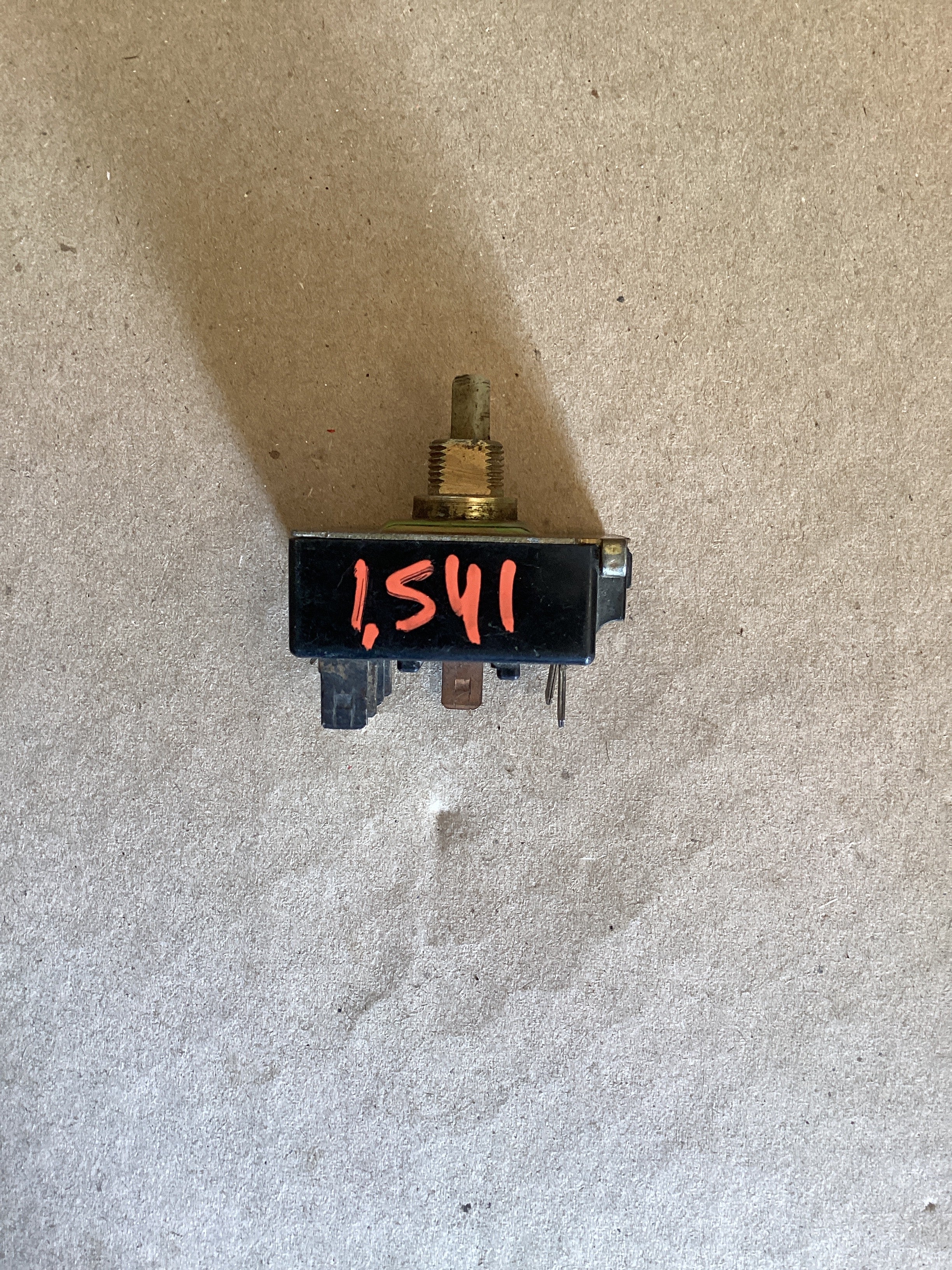 USED | DASHBOARD PANEL A/C BLOWER CONTROL SWITCH PETERBILT | SKU1,541