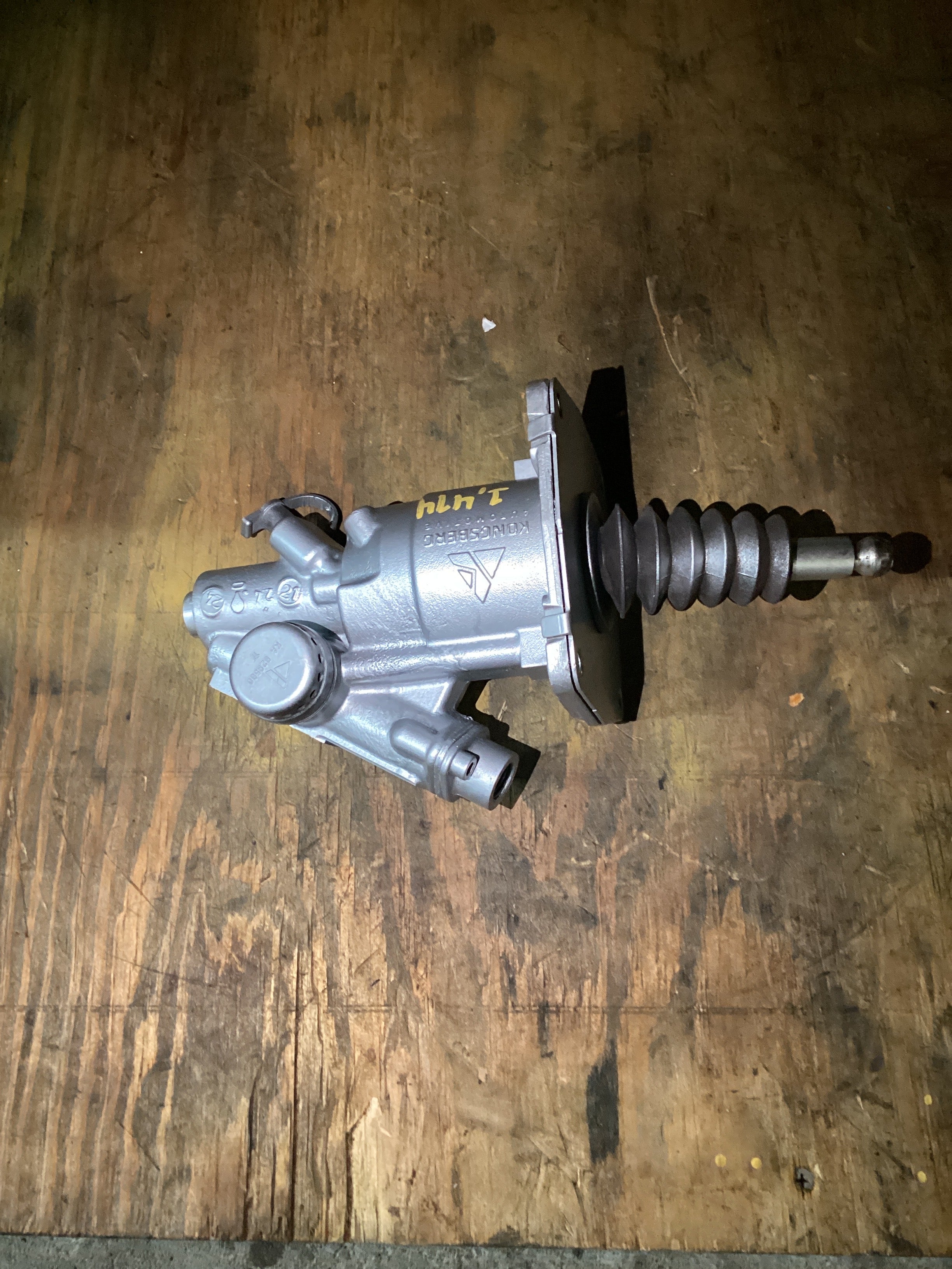 USED | CLUTCH PEDAL SLAVE CYLINDER PUMP PACCAR | SKU1,414