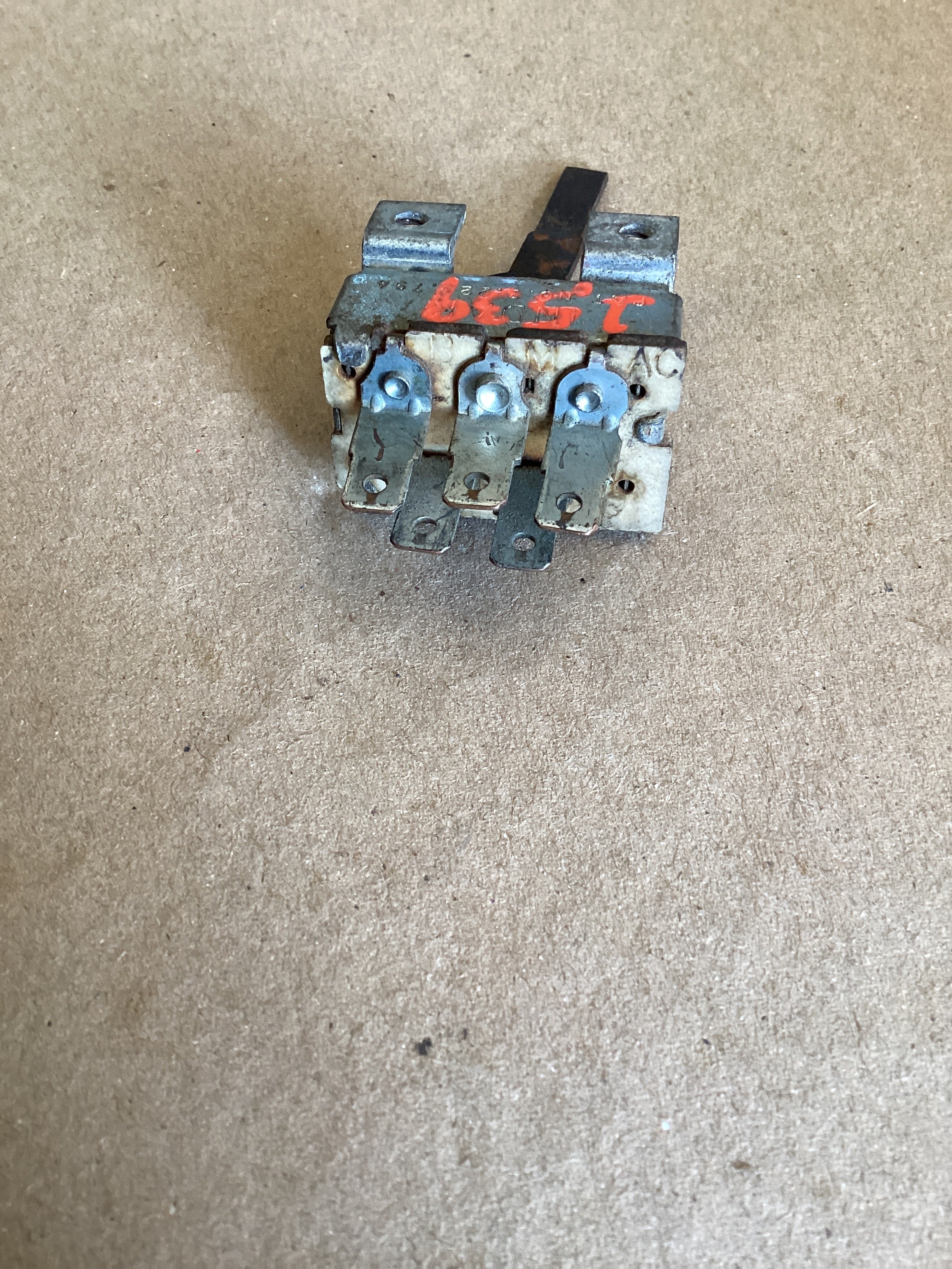 USED | DASHBOARD PANEL A/C BLOWER CONTROL SWITCH | SKU1,539