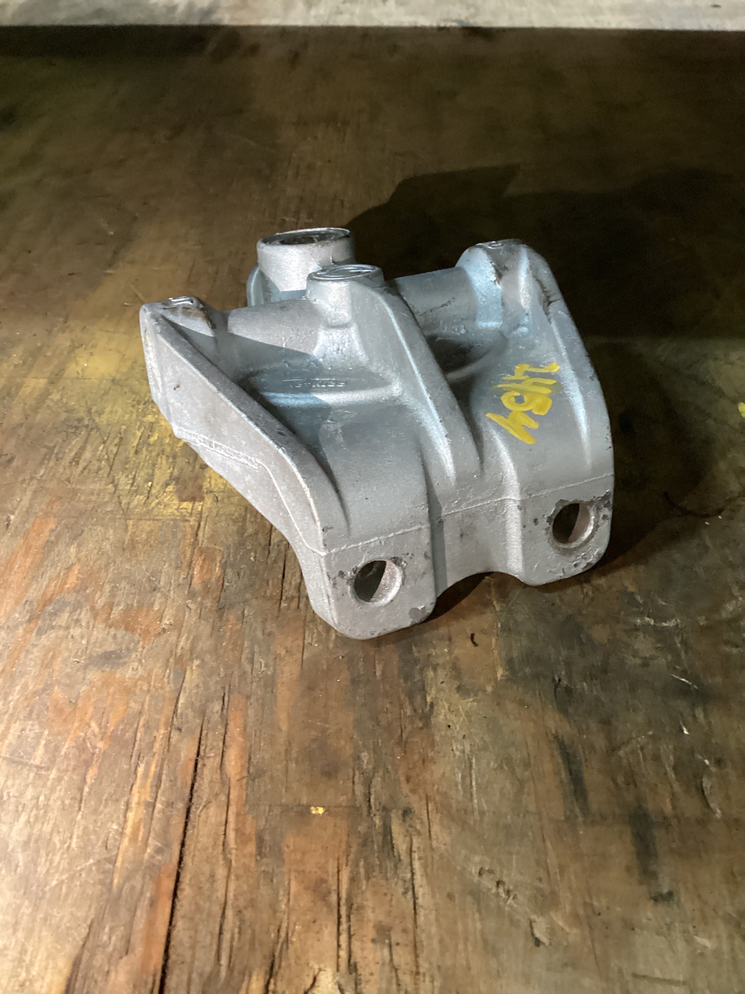 USED | ENGINE FUEL WATER SEPARATOR FILTER BASE DETROIT 14 L | SKU1,454