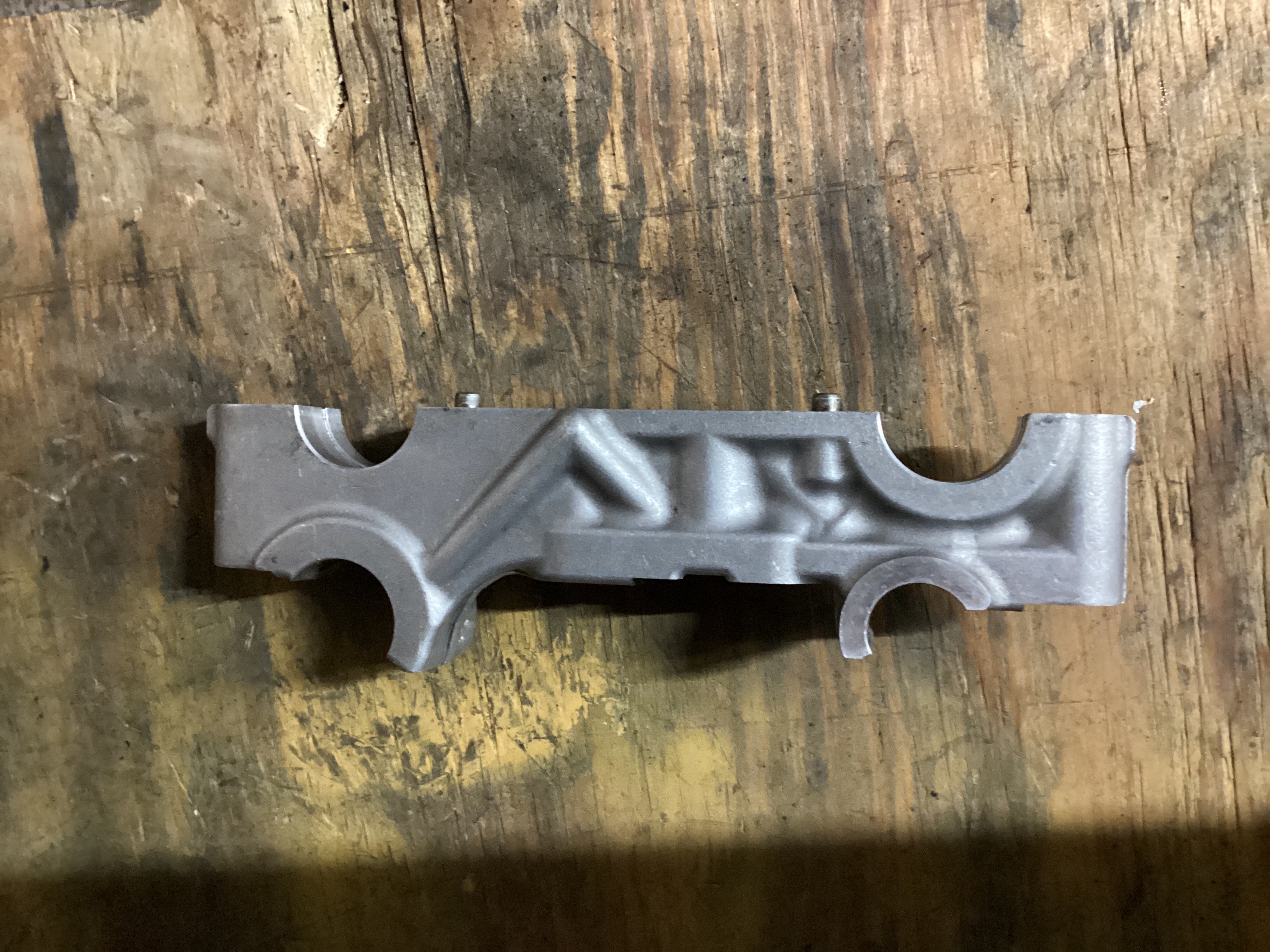 USED | ENGINE CAMSHAFT HOUSING BRACKET REAR DETROIT DD15 | SKU1,446