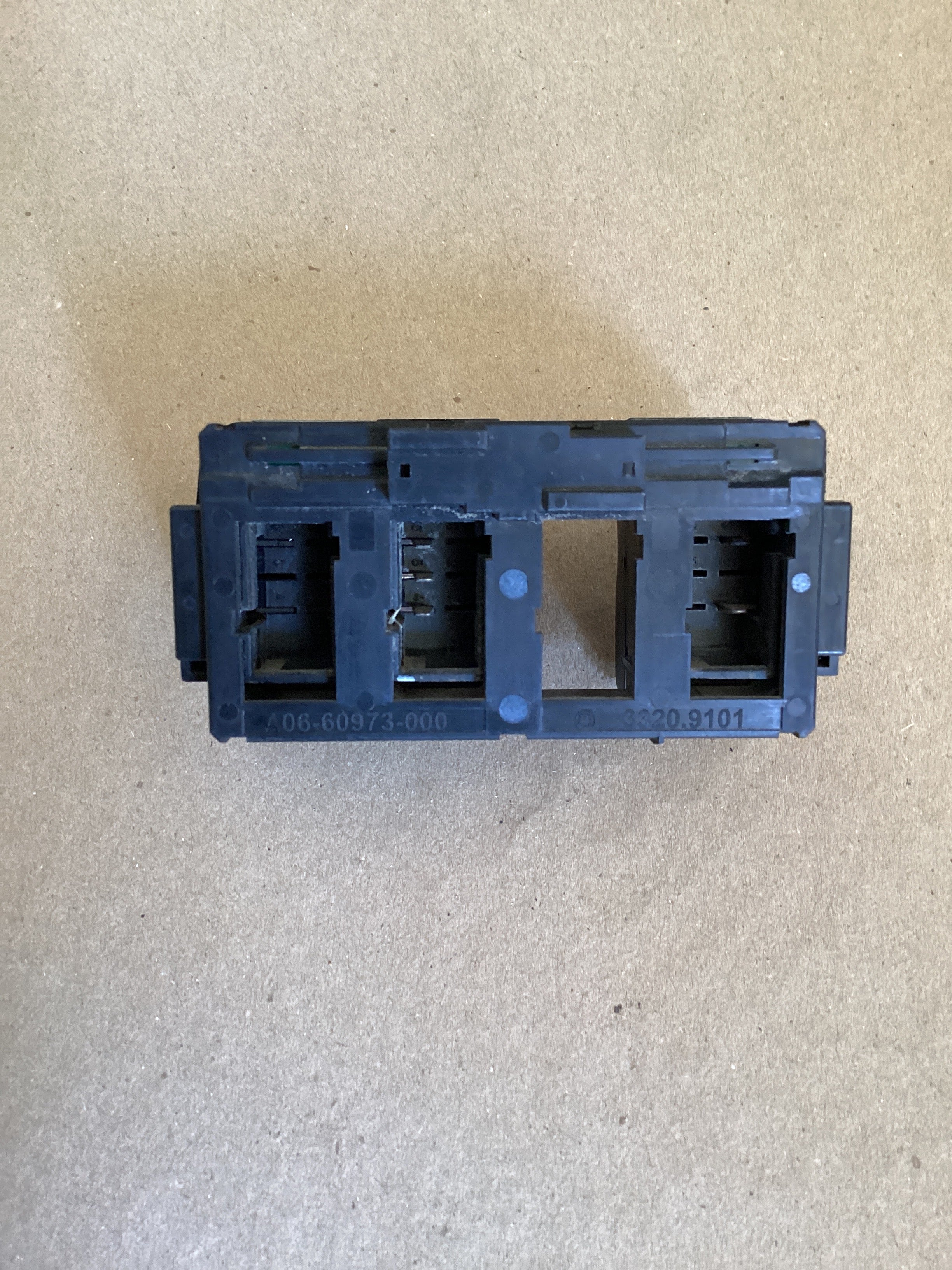 USED | DASHBOARD PANEL SWITCH MODULE FREIGHTLINER | SKU1,523
