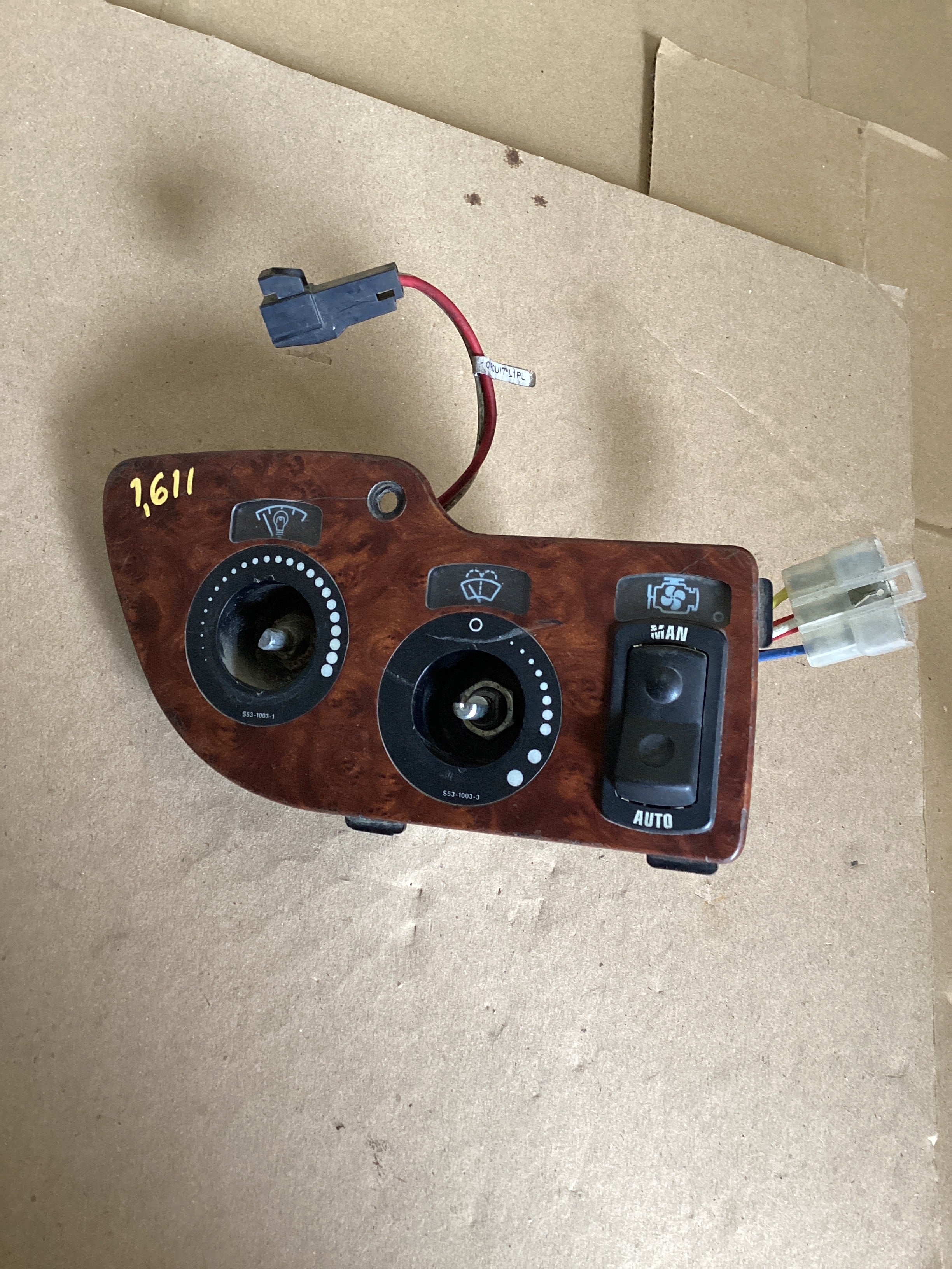 USED | DASHBOARD PANEL LIGHT / WIPER AND MAINTENANCE SWITCH KENWORTH | SKU1,611