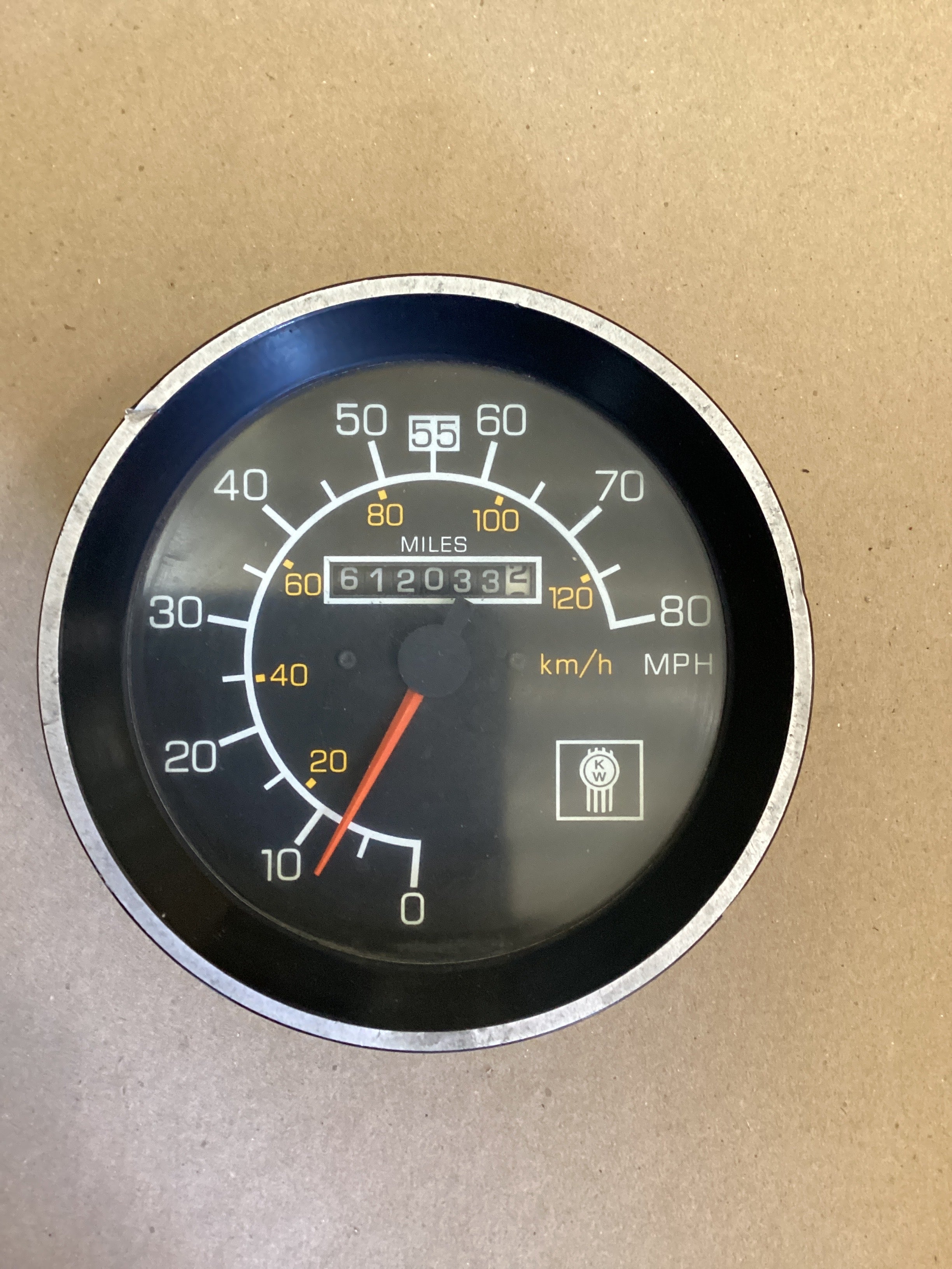 USED | DASHBOARD PANEL MPH KM/H MILLES GAUGE KENWORTH | SKU1,575