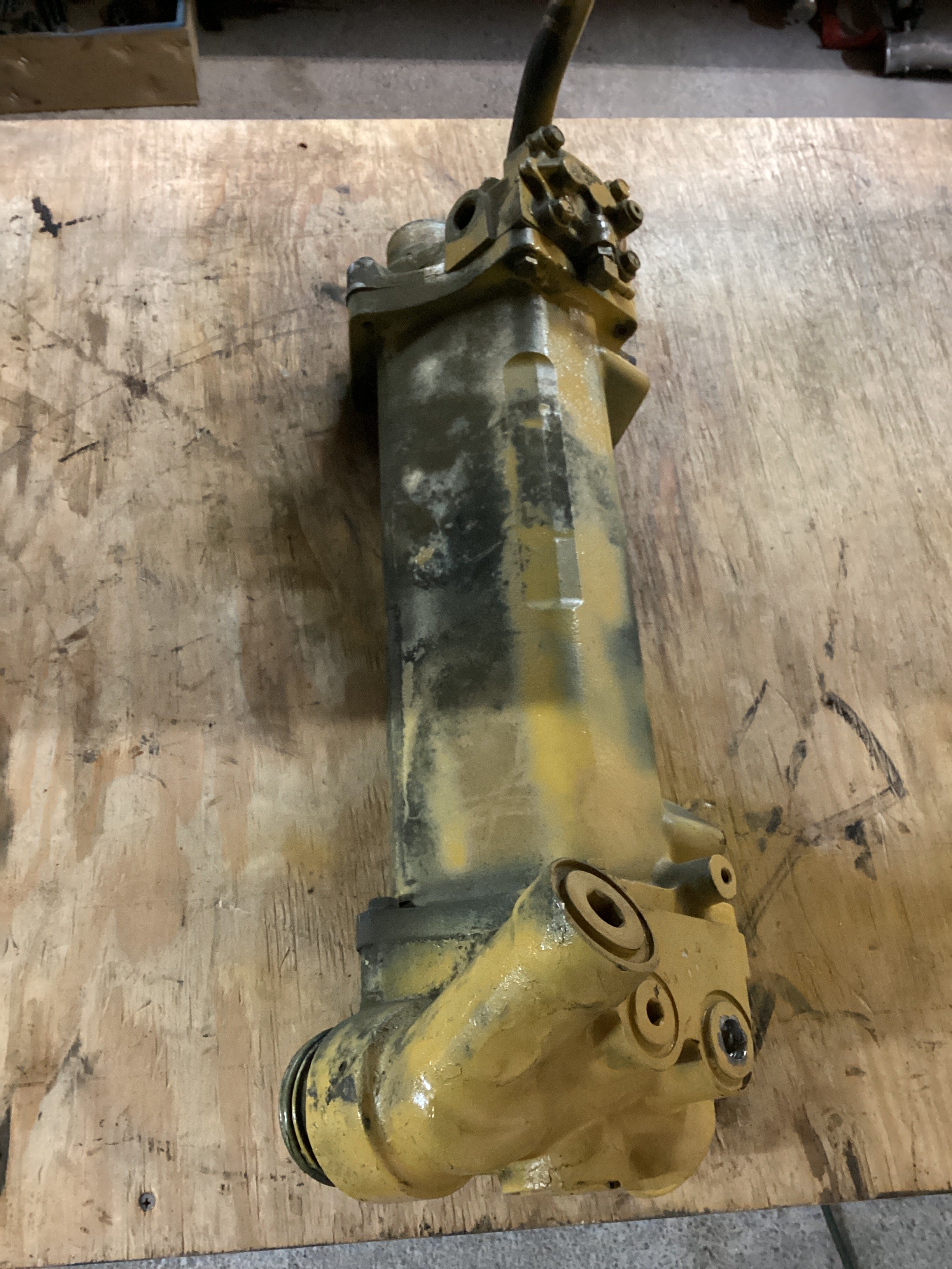 USED | ENGINE OIL COOLER CAT C13 | SKU1,318