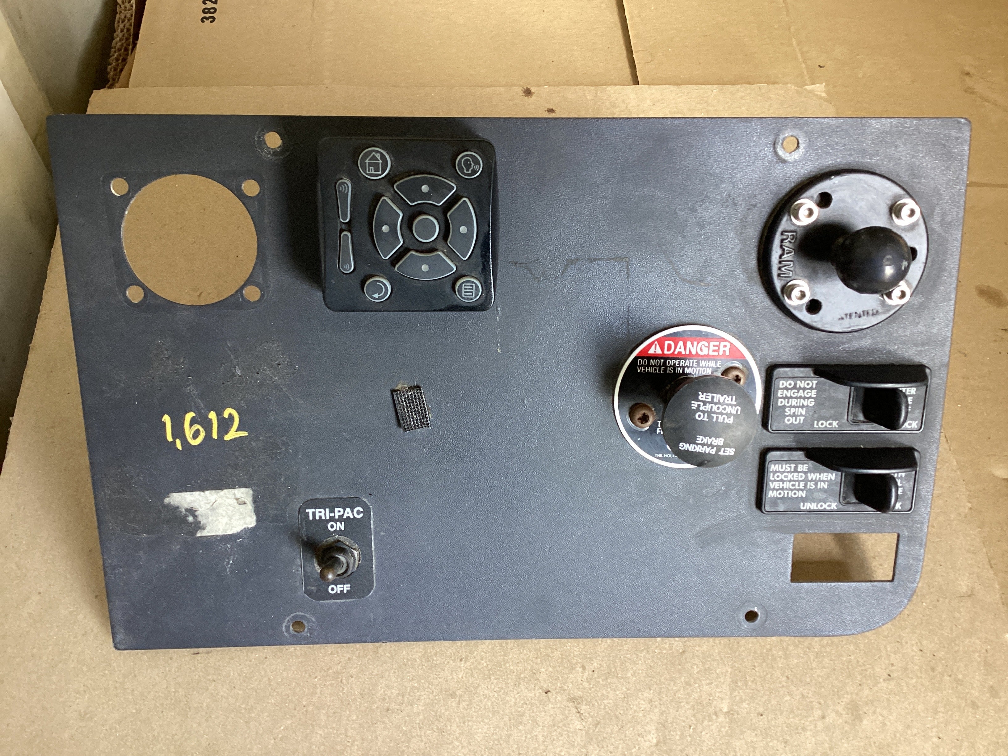 USED | DASHBOARD PANEL SWITCH FREIGHTLINER CASCADIA | SKU1,612